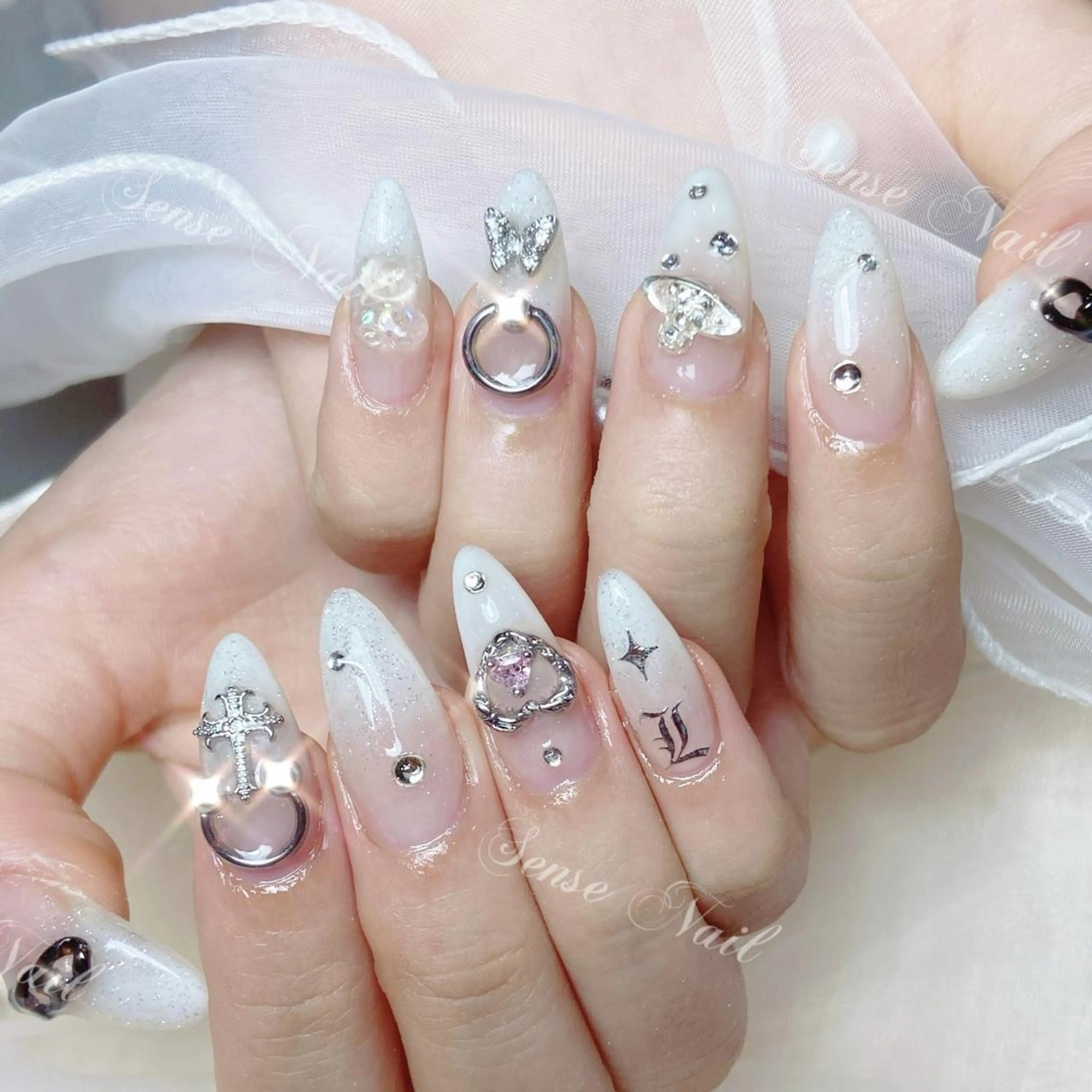 ネイル Kurieitibu 🍬Byu~tīのネイルデザイン