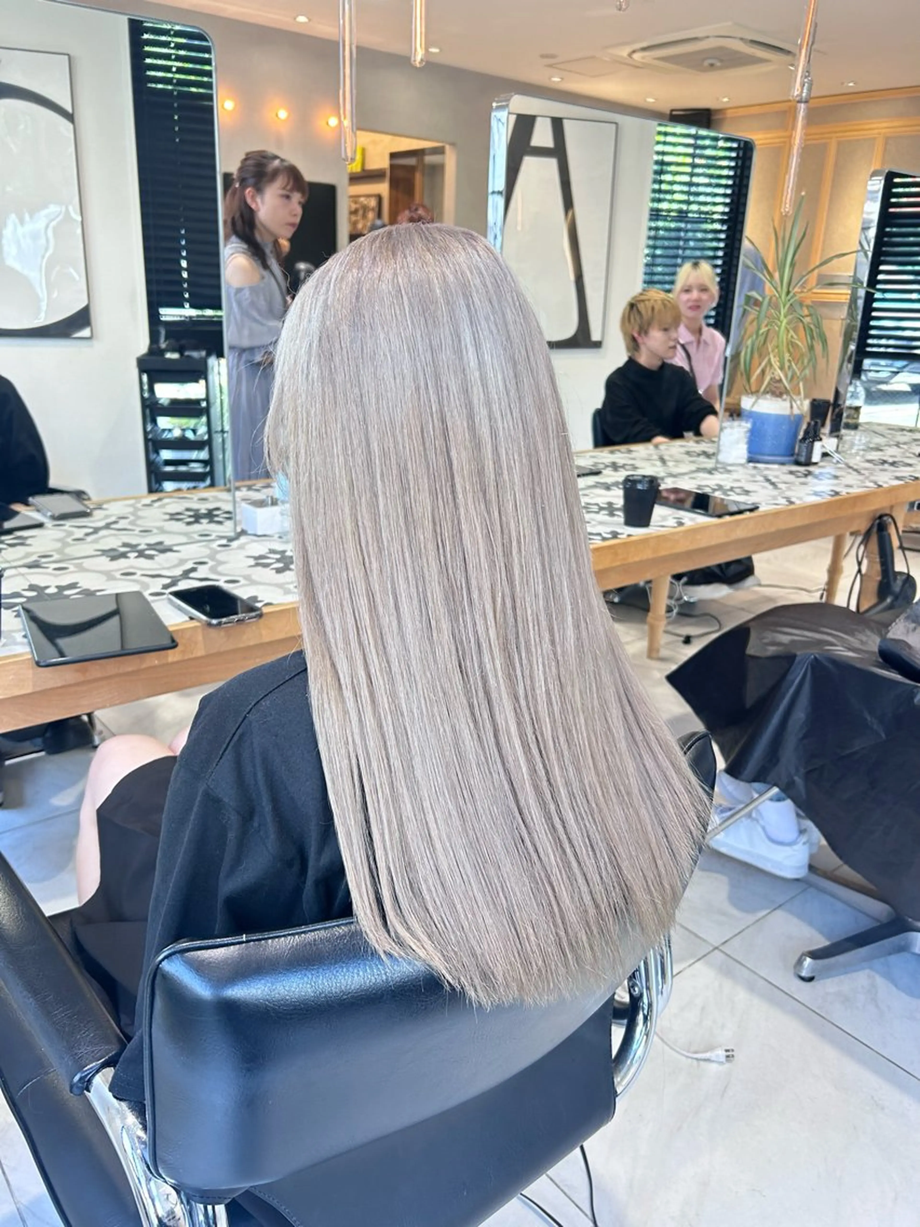 ロング カラー レイヤー小顔ショート 吉田ジョウのヘアスタイル