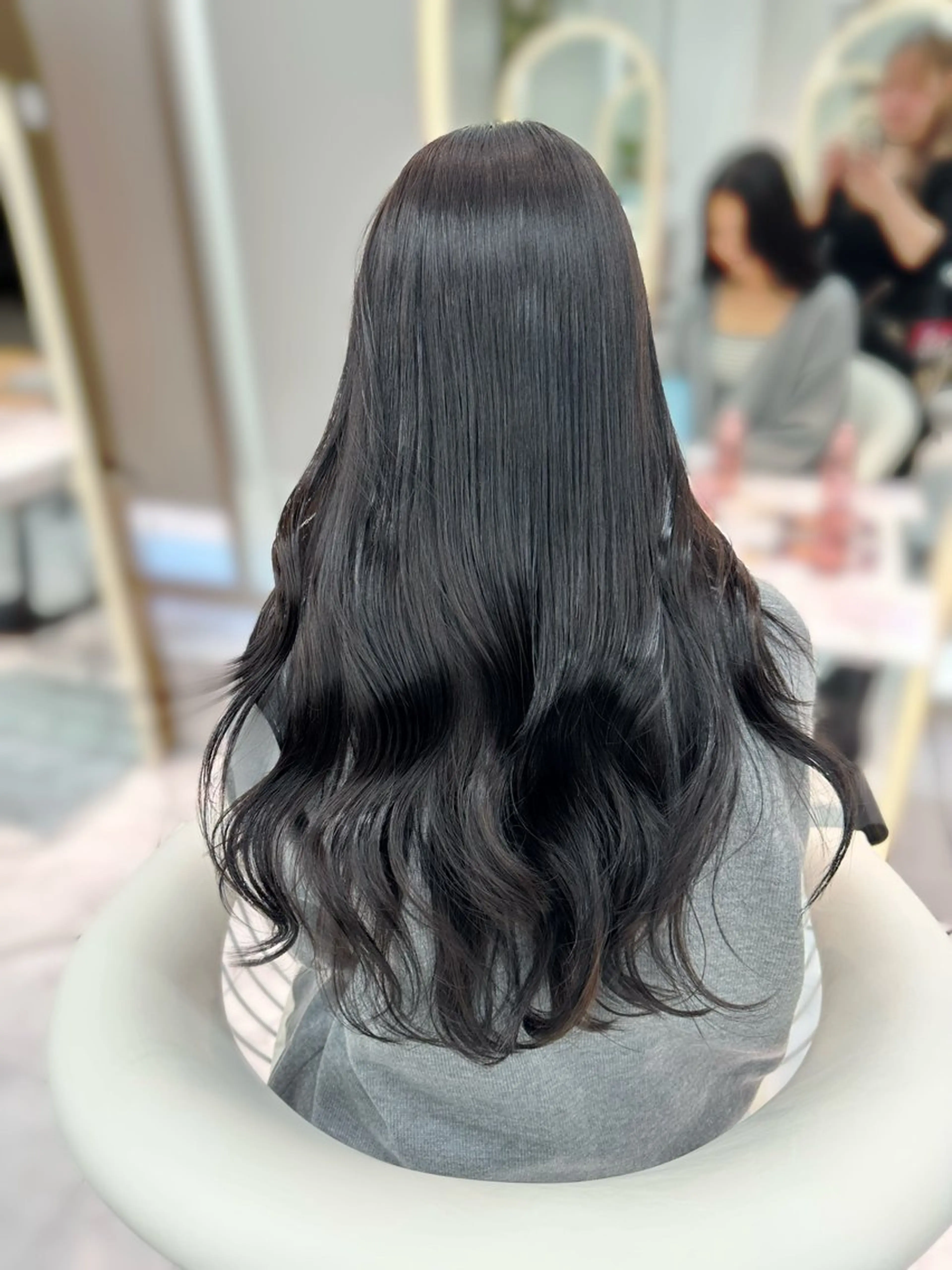 ロング カット ヘアカラー トリートメント Lond  Emi 艶髪モテヘアのヘアスタイル