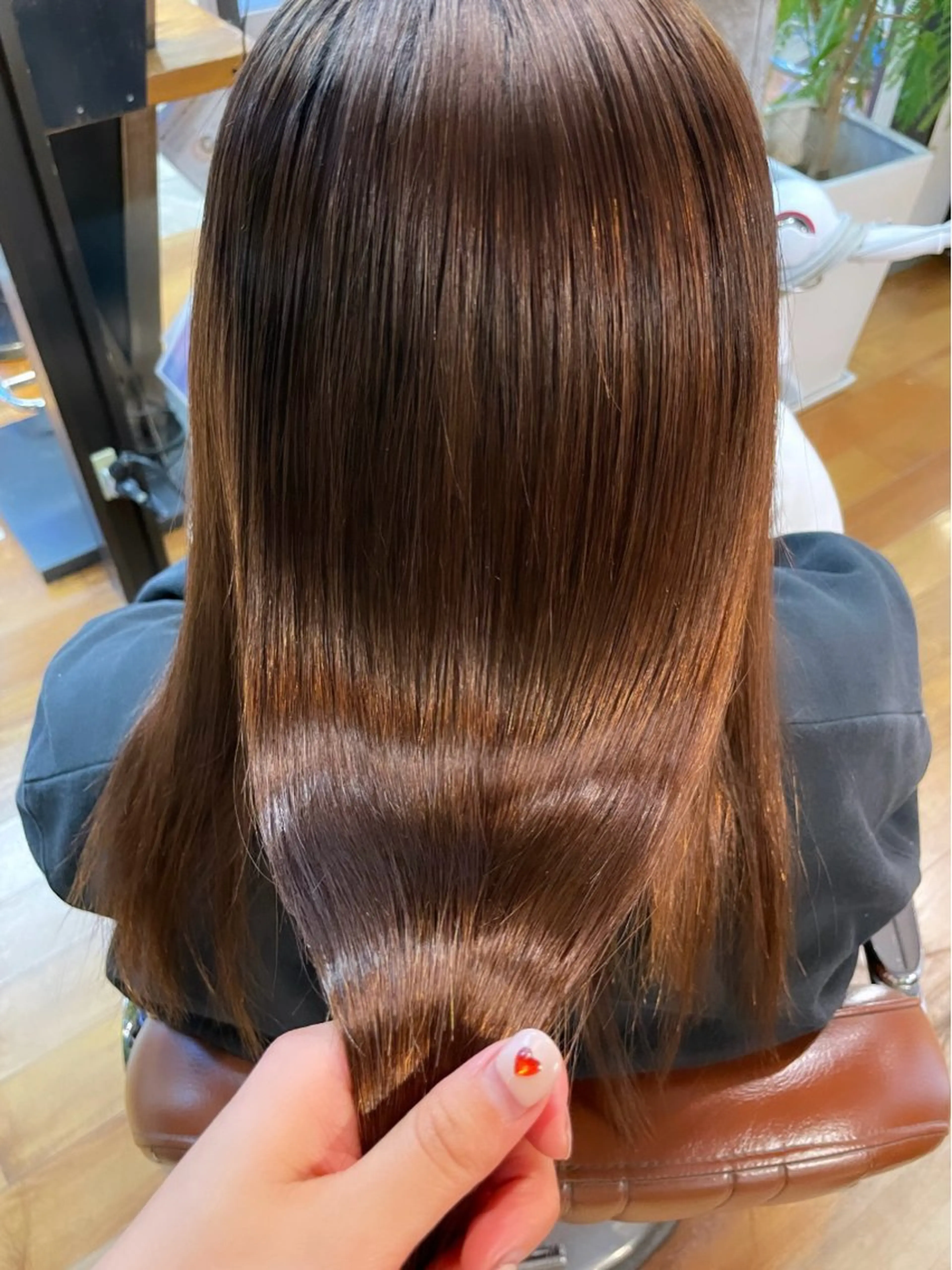 セミロング パーマ ayaka |トレンドヘアのヘアスタイル