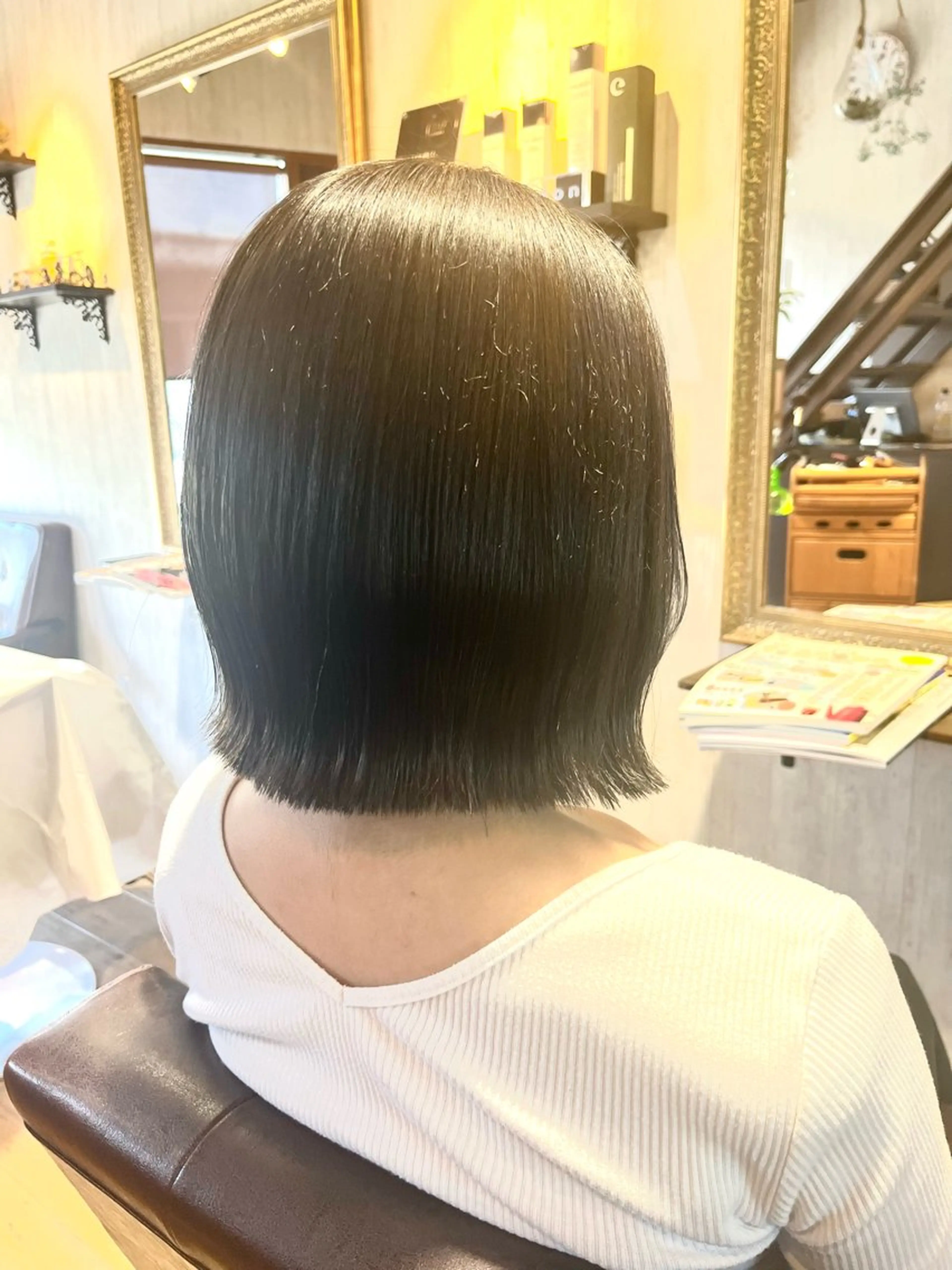 ミディアム ボブ カット ヘアカラー トリートメント SORA所属・ＳＯＲＡ Ｉｉｅのヘアスタイル