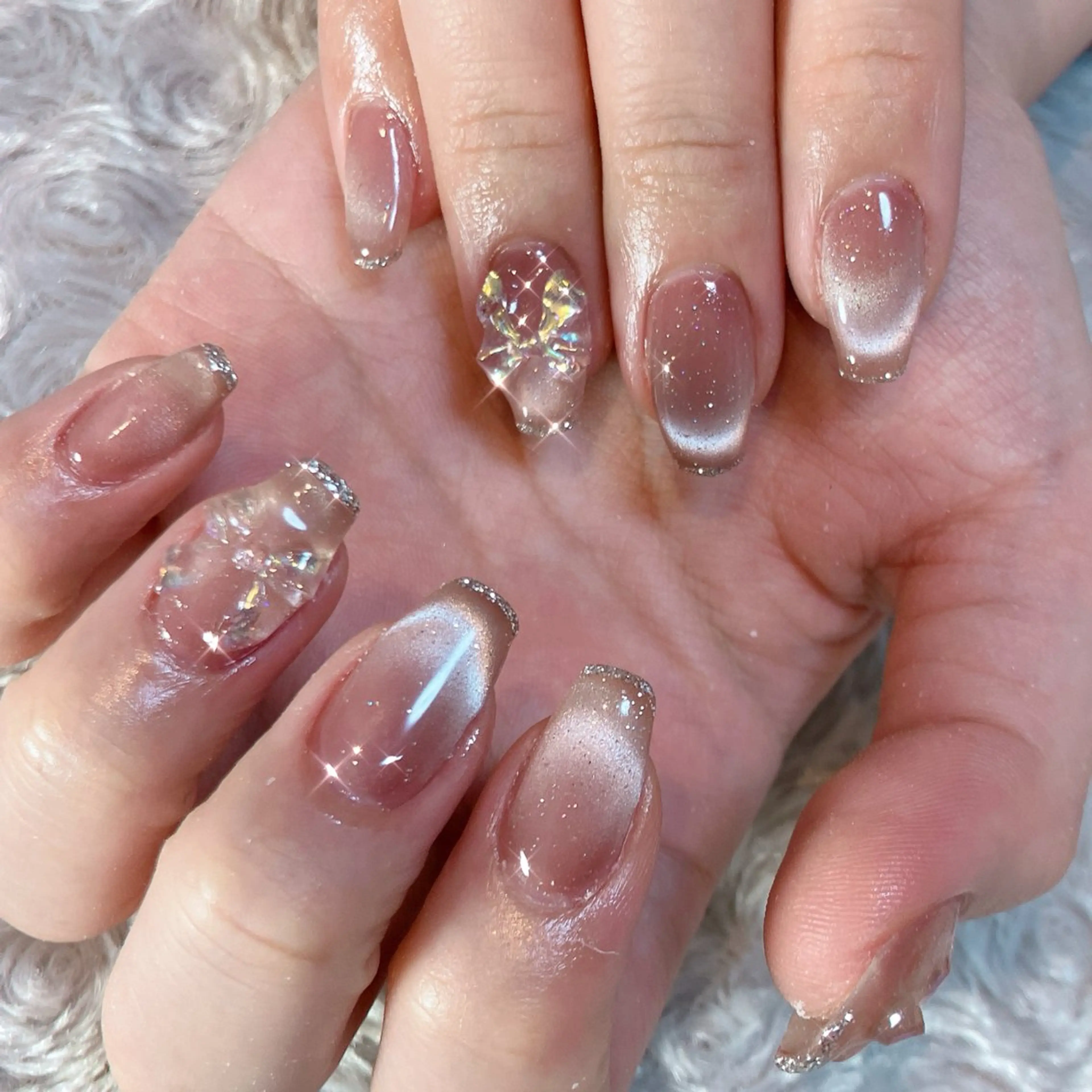 ネイル ガーリー キラキラネイル 韓国ネイル ラメ(グリッター) マグネットネイル ハンドネイル 自宅ネイルサロン クロバーネイルのネイルデザイン