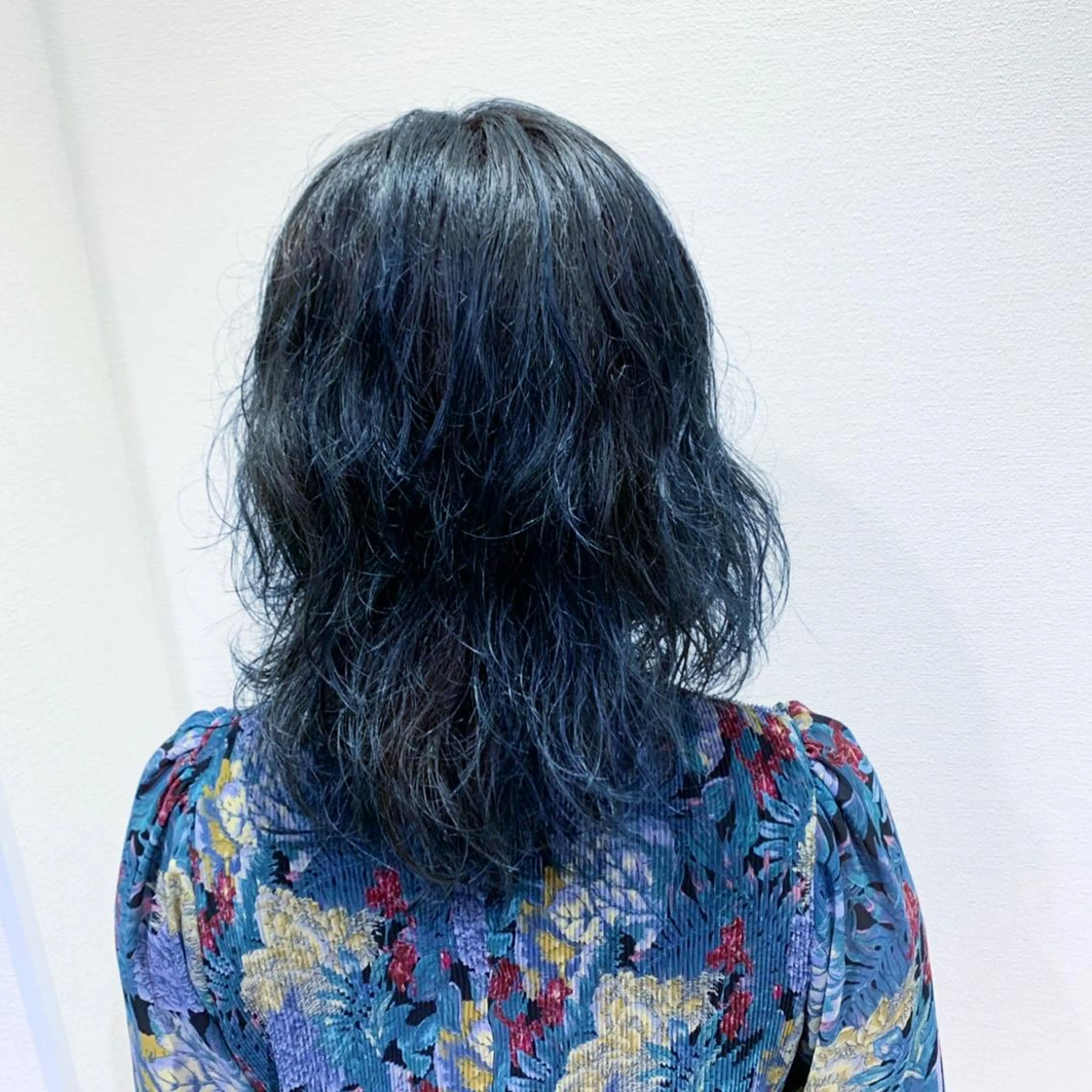 ミディアム カラー ブルーカラー ブルージュ ハイライトカラー ハイライト 💎大人ハイライト 💎上杉一也💎のヘアスタイル