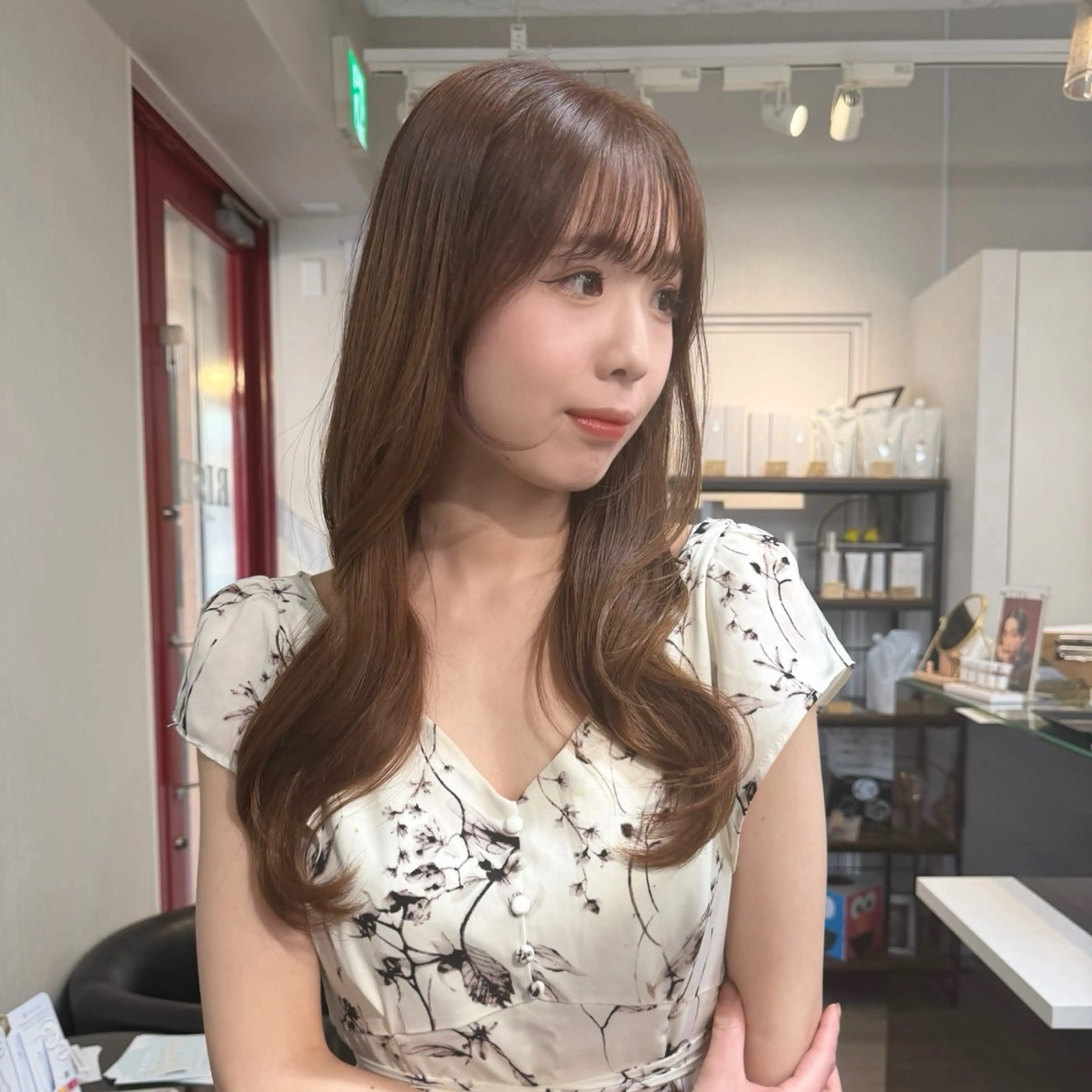 セミロング カット ヘアカラー 髪質改善カラー｜ レイヤー｜小寺 葵のヘアスタイル