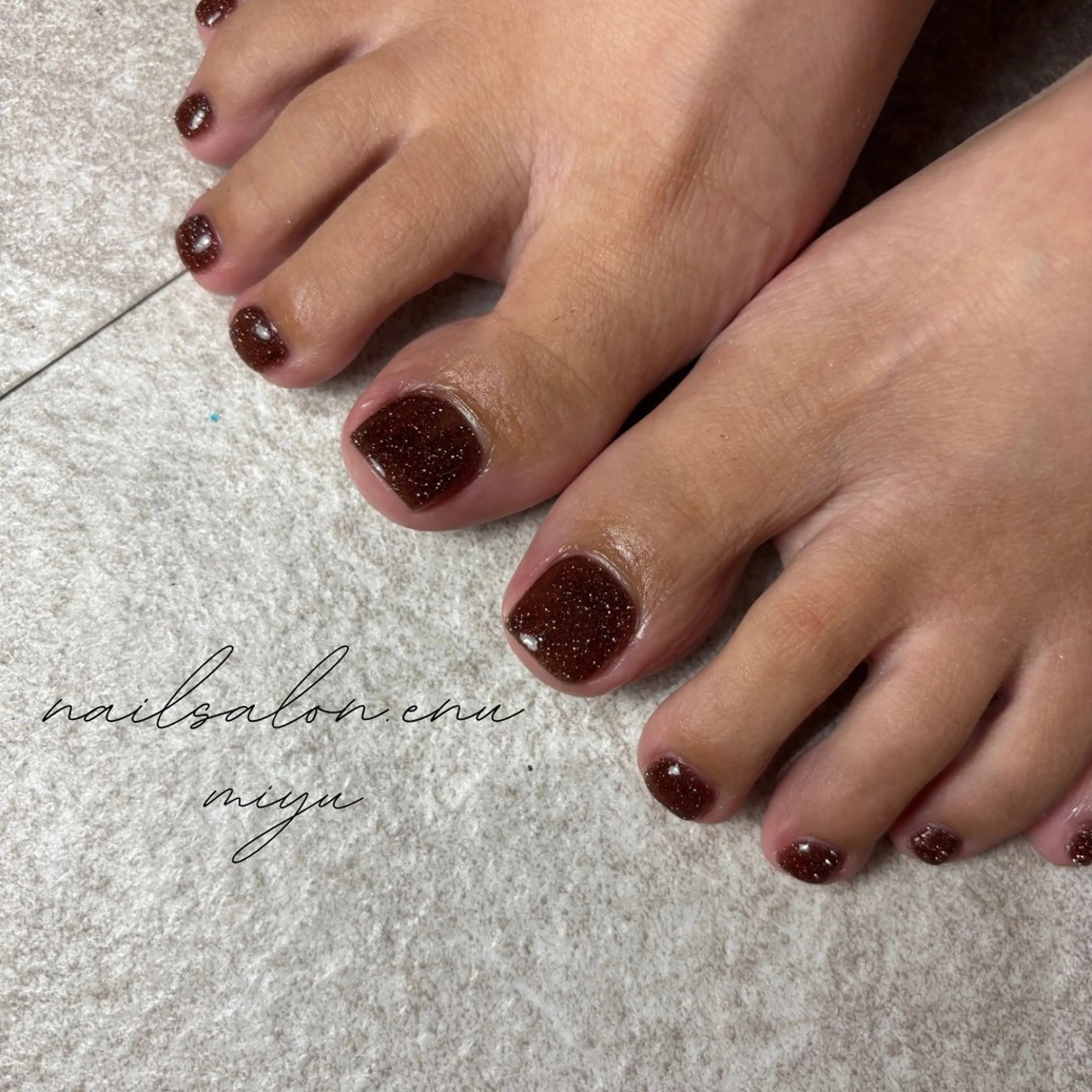 ネイル ブラウン フラッシュネイル ラメ(グリッター) nailsalon enu.　miyuのネイルデザイン