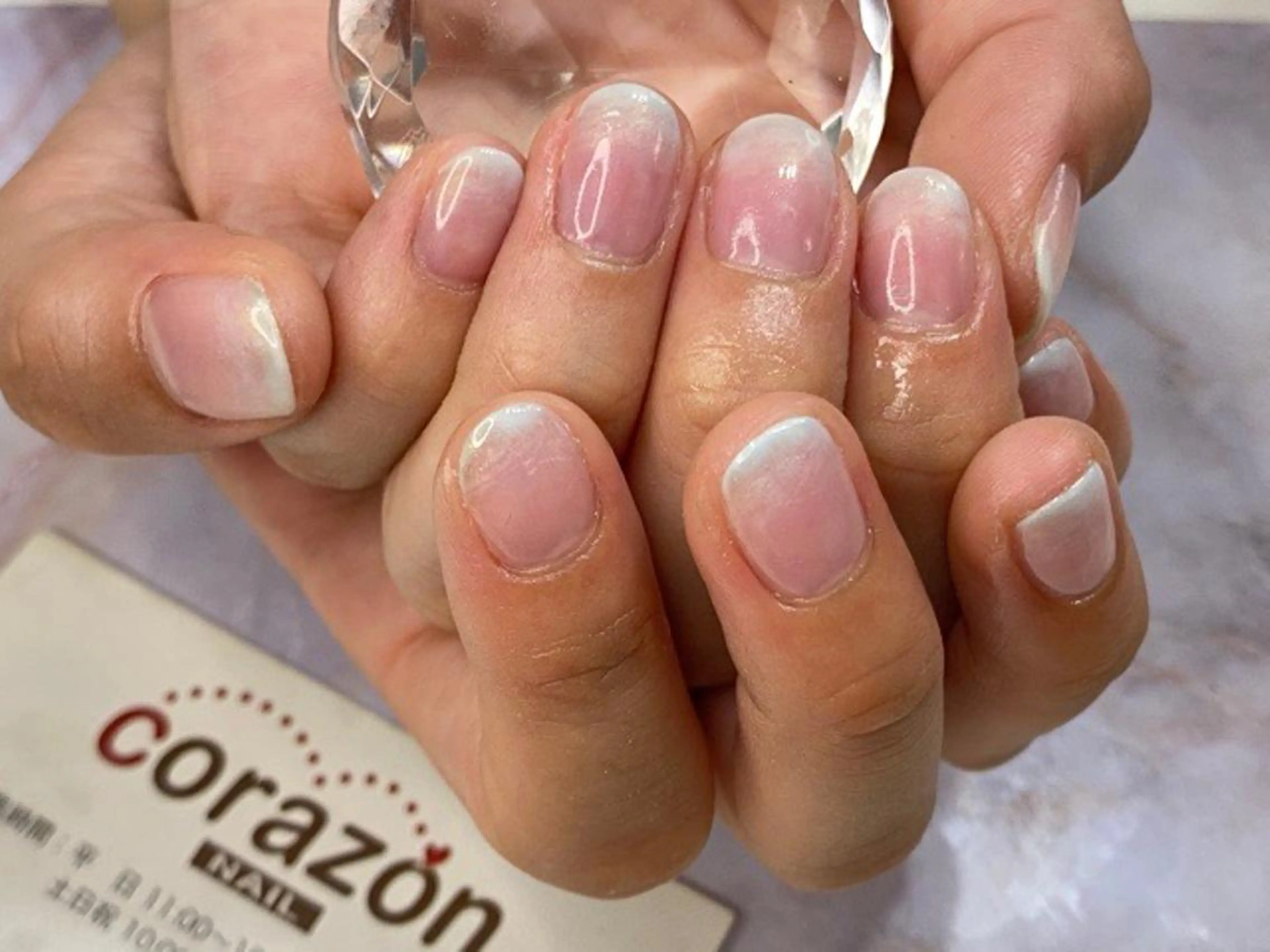 ネイル ジェルネイル グラデーション 水色 ハンドネイル corazon所属・ネイリスト aicoのネイルデザイン