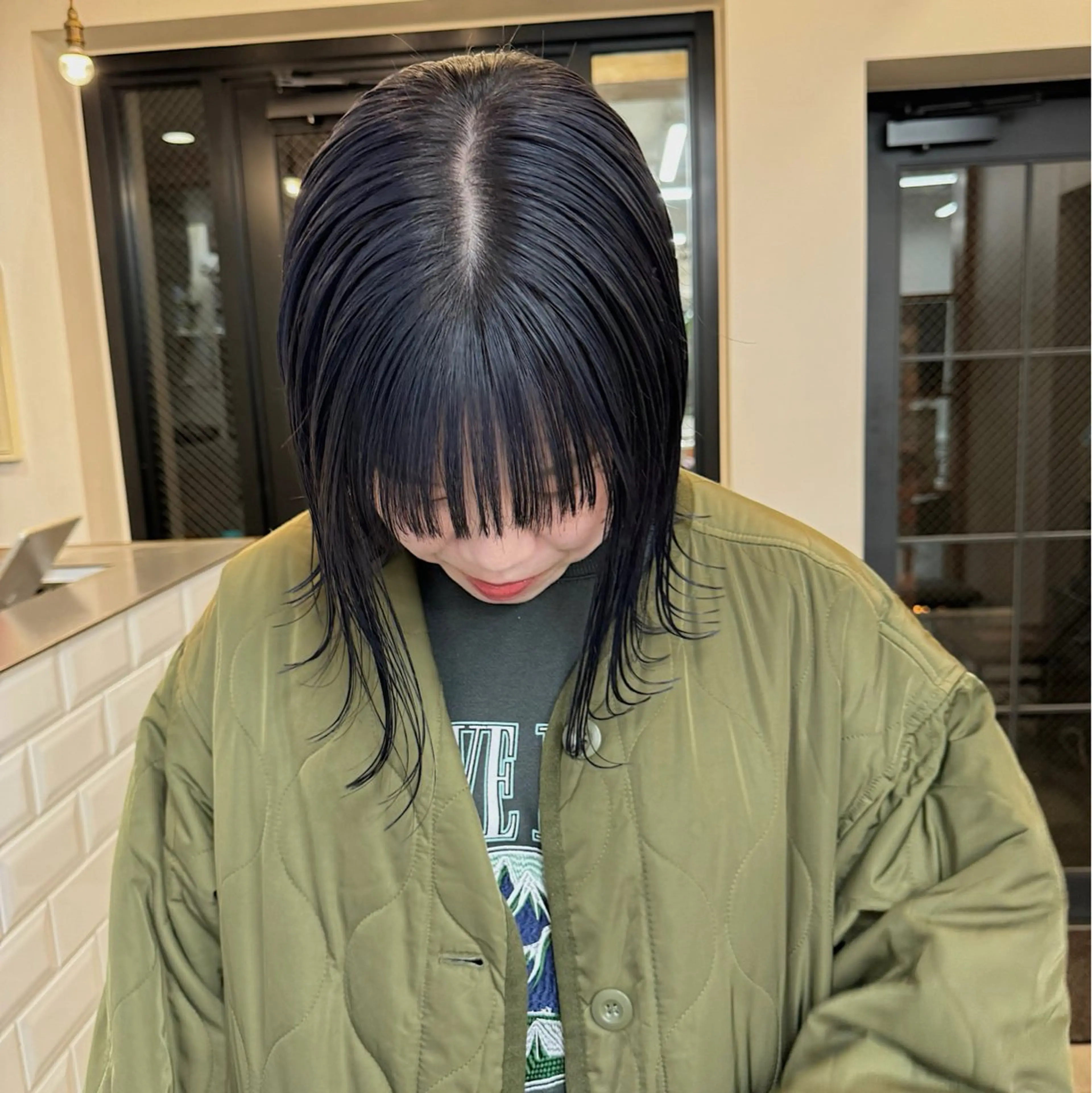 ミディアム カラー ヘアアレンジ ブルーカラー ネイビーカラー ヘアカラー 🌐サトウ リョウ🌐のヘアスタイル