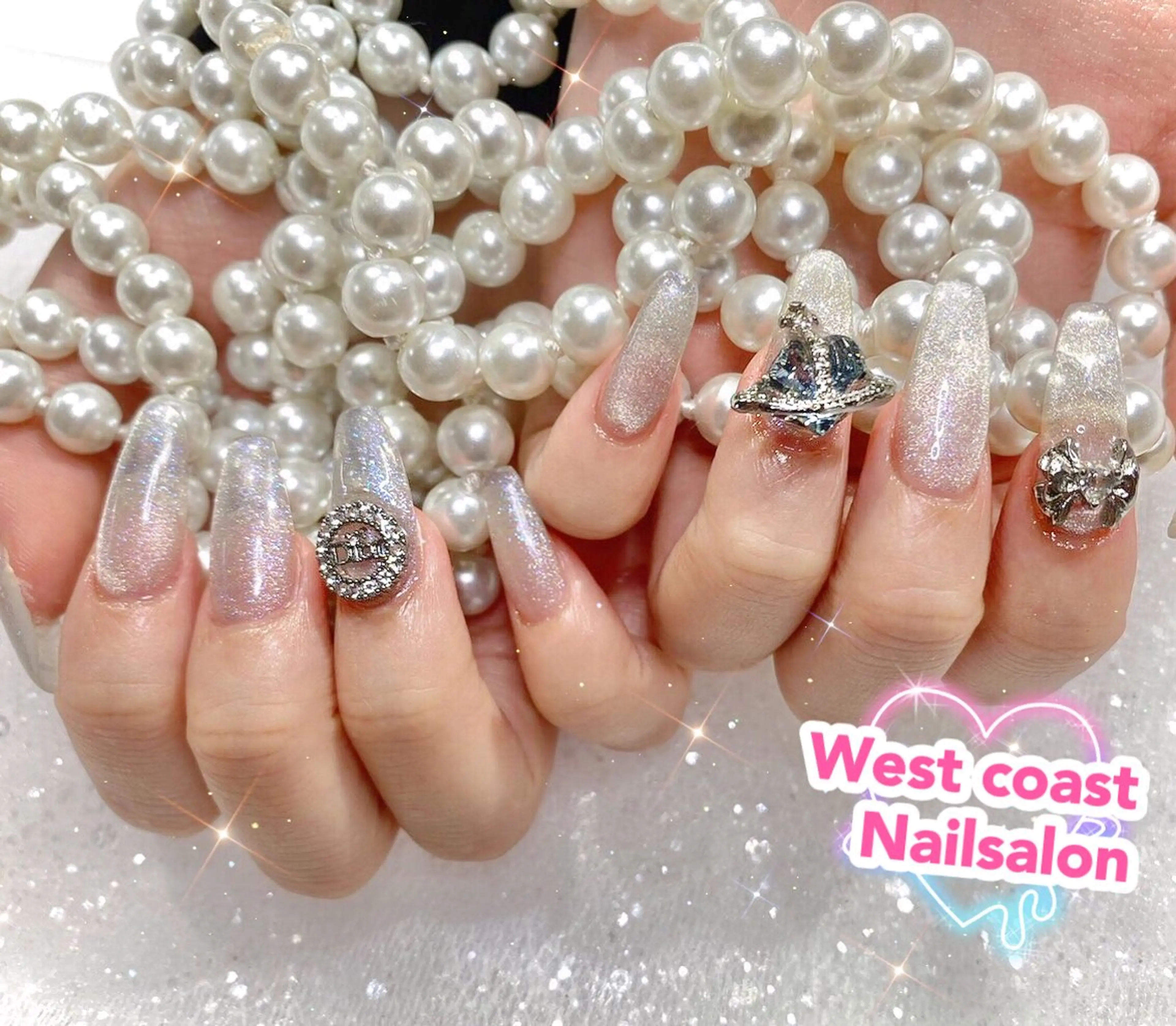 ネイル グラデーション 韓国ネイル マグネットネイル 持ち込み ニュアンスネイル リボン、ガーリー パーツ放題専門店のネイルデザイン