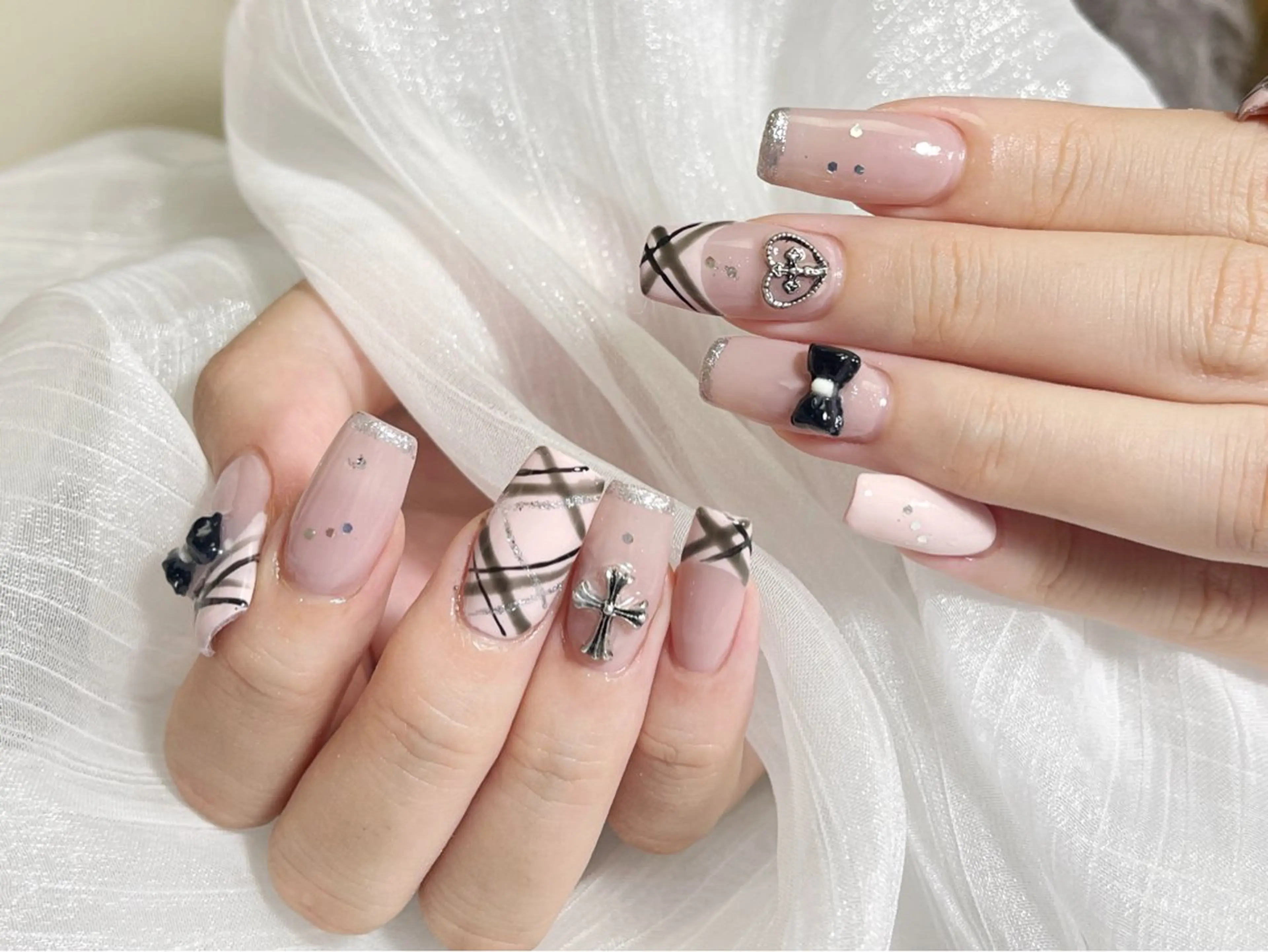 ネイル ハンドネイル 🎀ネイルサロン エクラYUI🎀のネイルデザイン