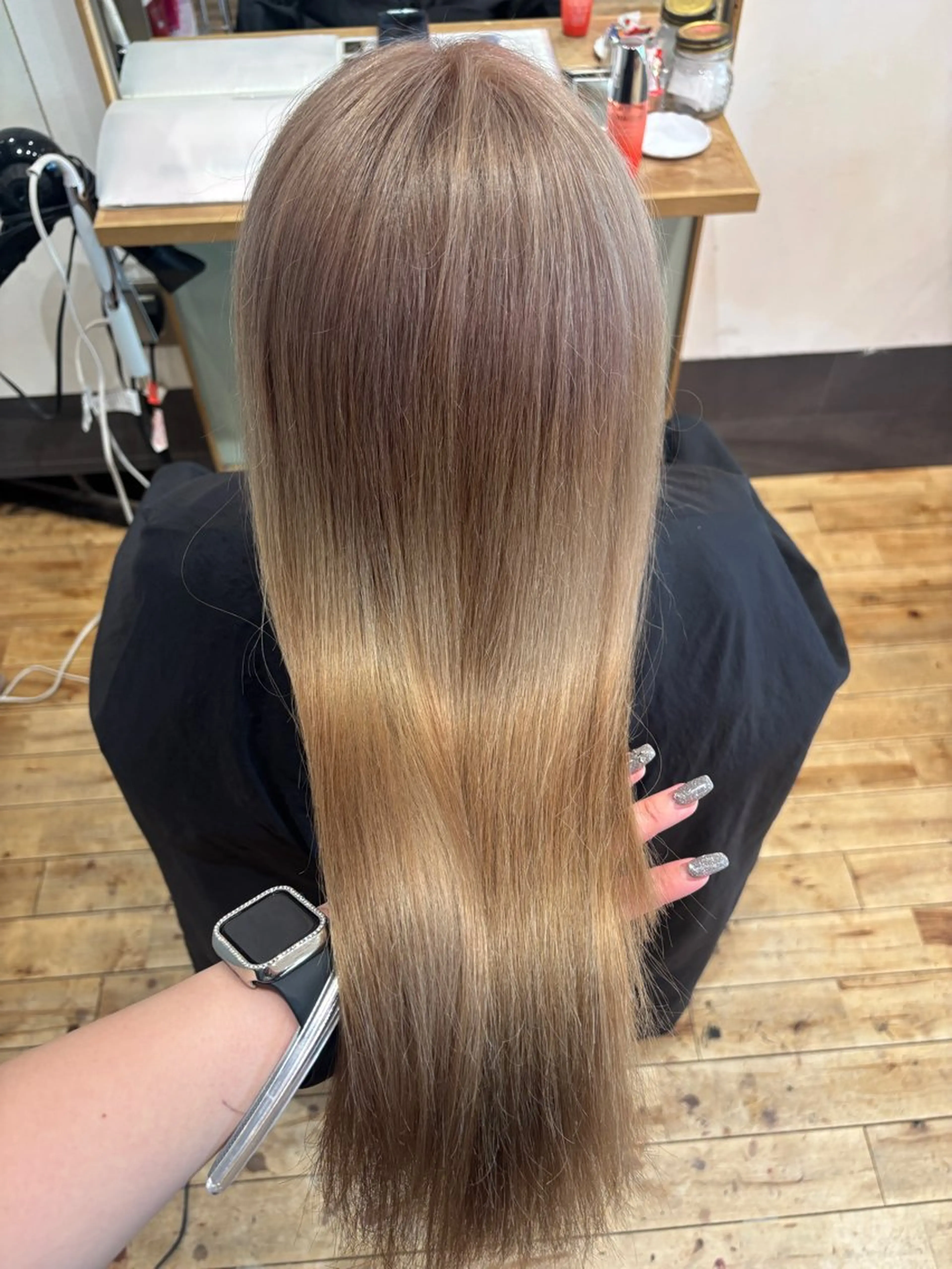 セミロング トリートメント ️🩵RINKA/ ハイトーンカラー🩵のヘアスタイル