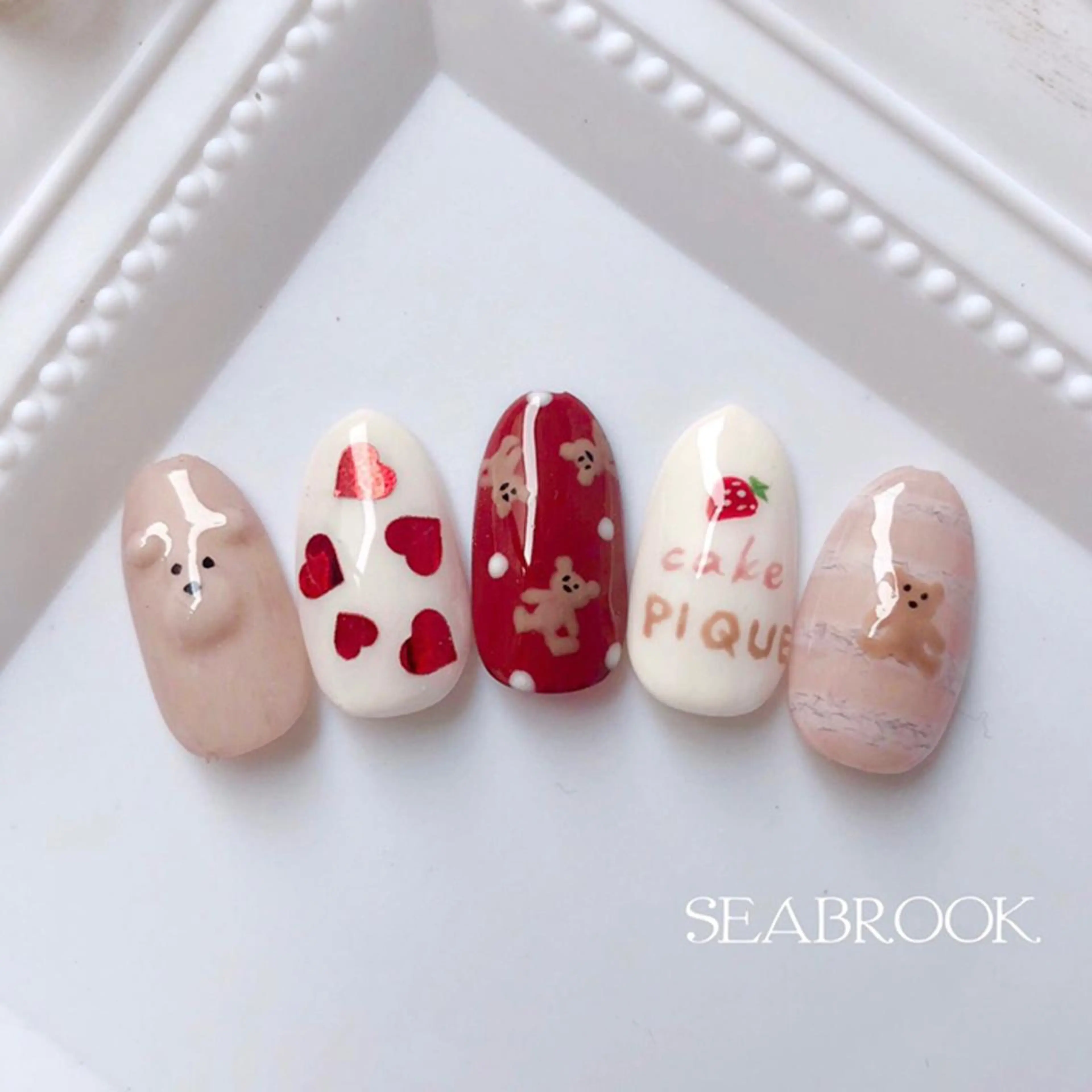 ネイル 鈴木 奈穂子のネイルデザイン