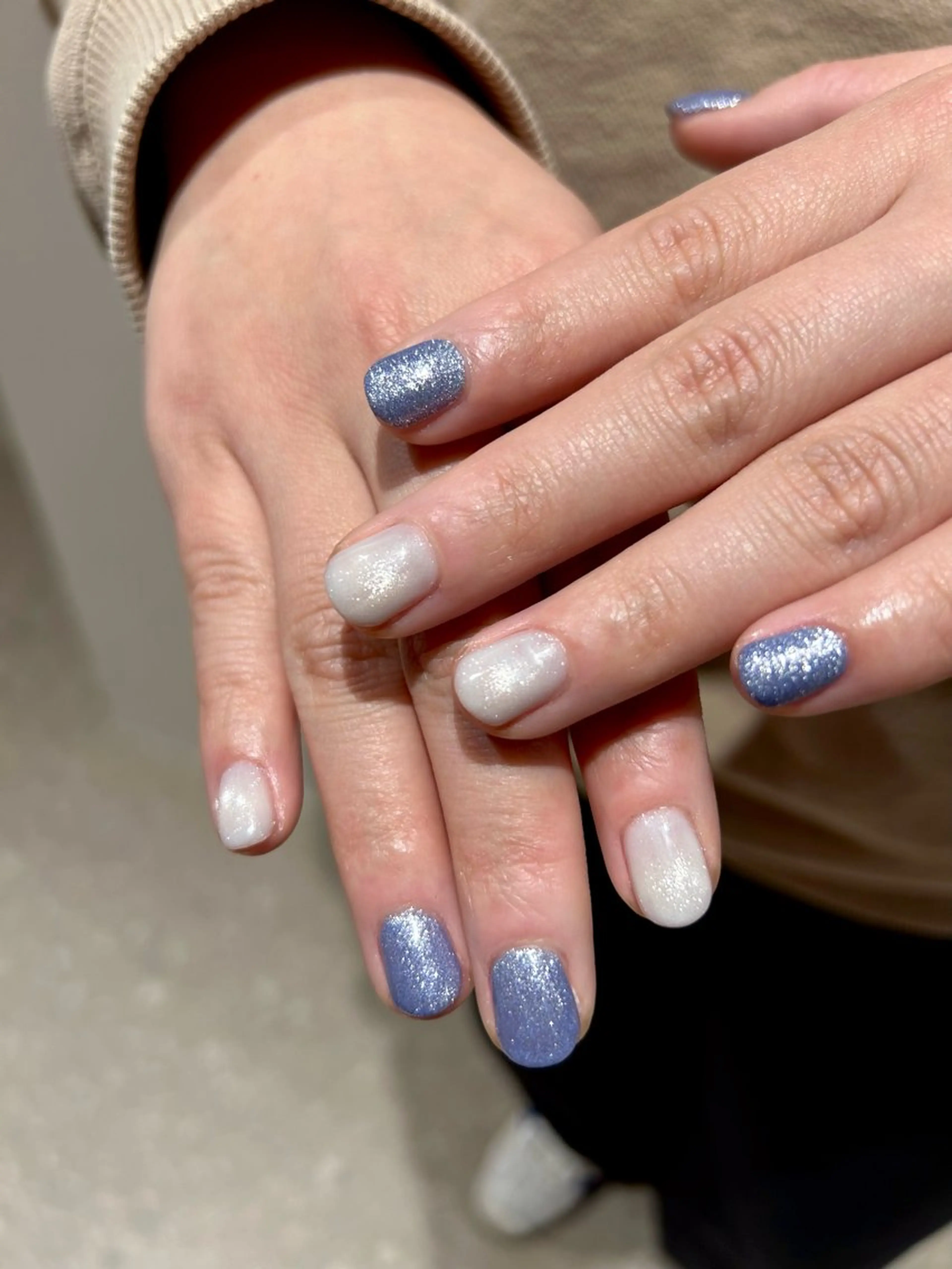 メンズ ネイル ブルー フラッシュネイル マグネットネイル ホワイト ハンドネイル SALONVILLAGE Ebisu所属・Lueur 恵比寿 HARUKAのネイルデザイン