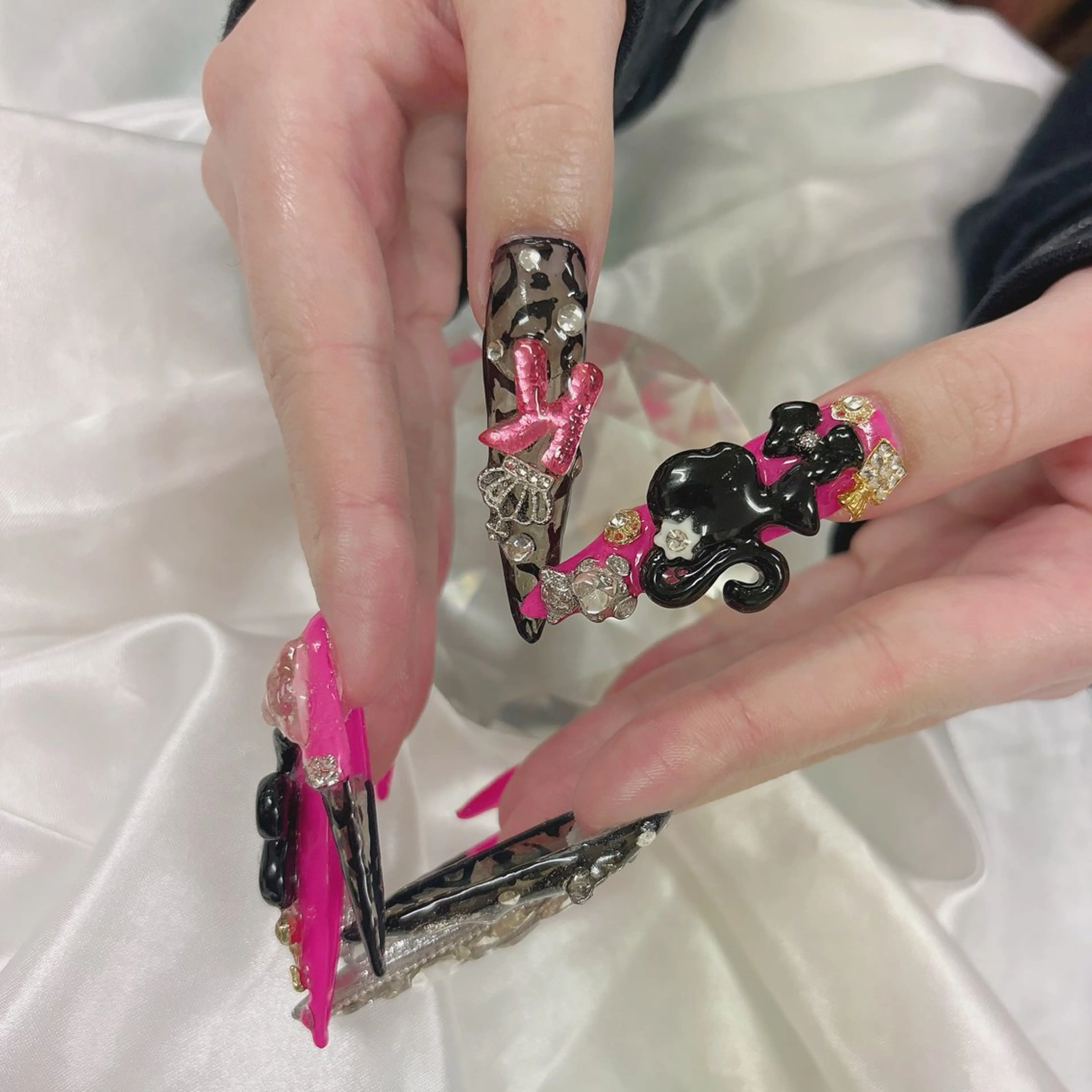 ネイル アートネイル 長さ出し フットネイル フレンチネイル ジェルネイル ハンドネイル 💎ビューティサロン 湘南　RIRAN💎のネイルデザイン