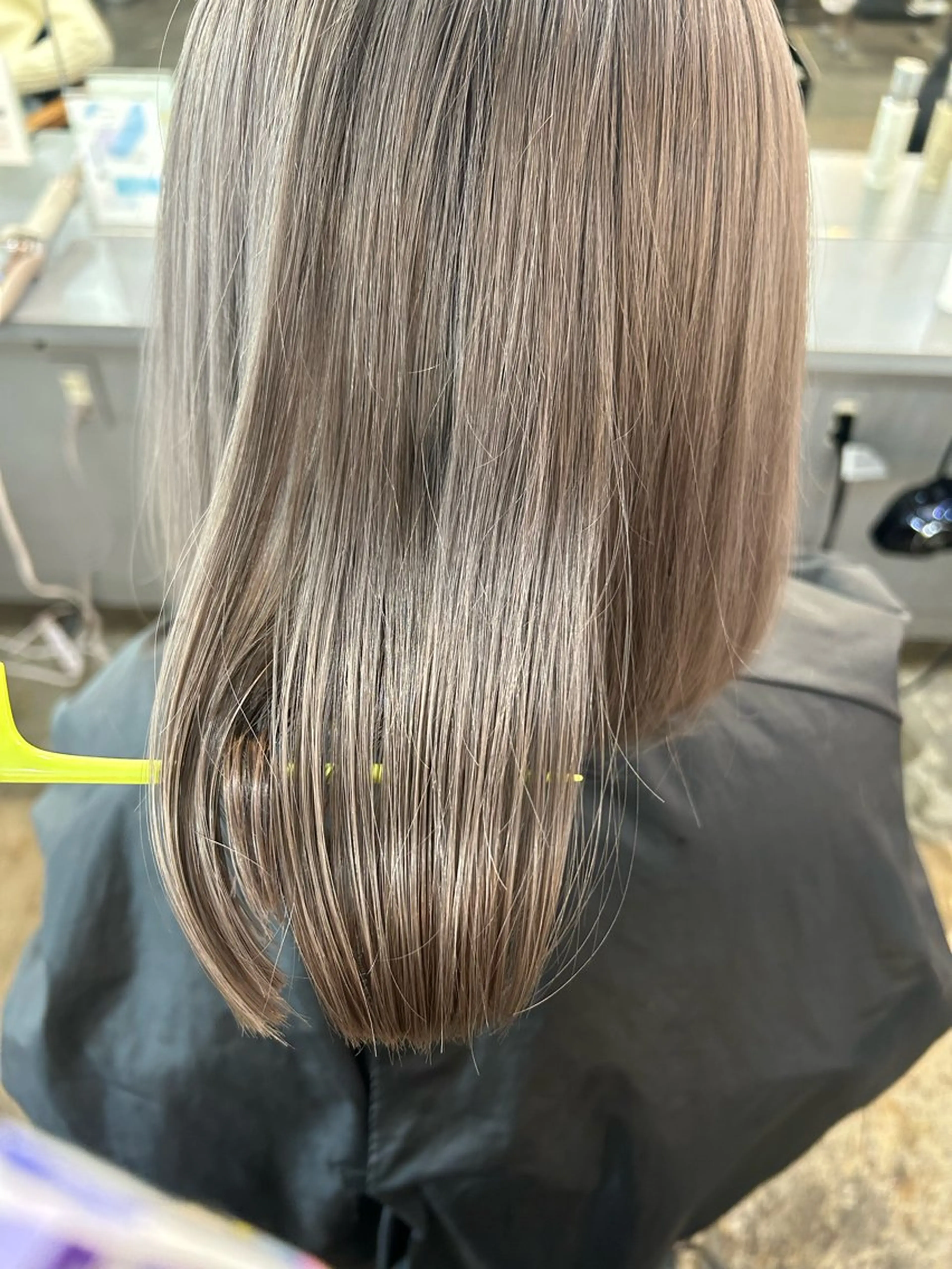 ミディアム カット ヘアカラー ✂韓国レイヤー 🦋みやび🪽のヘアスタイル