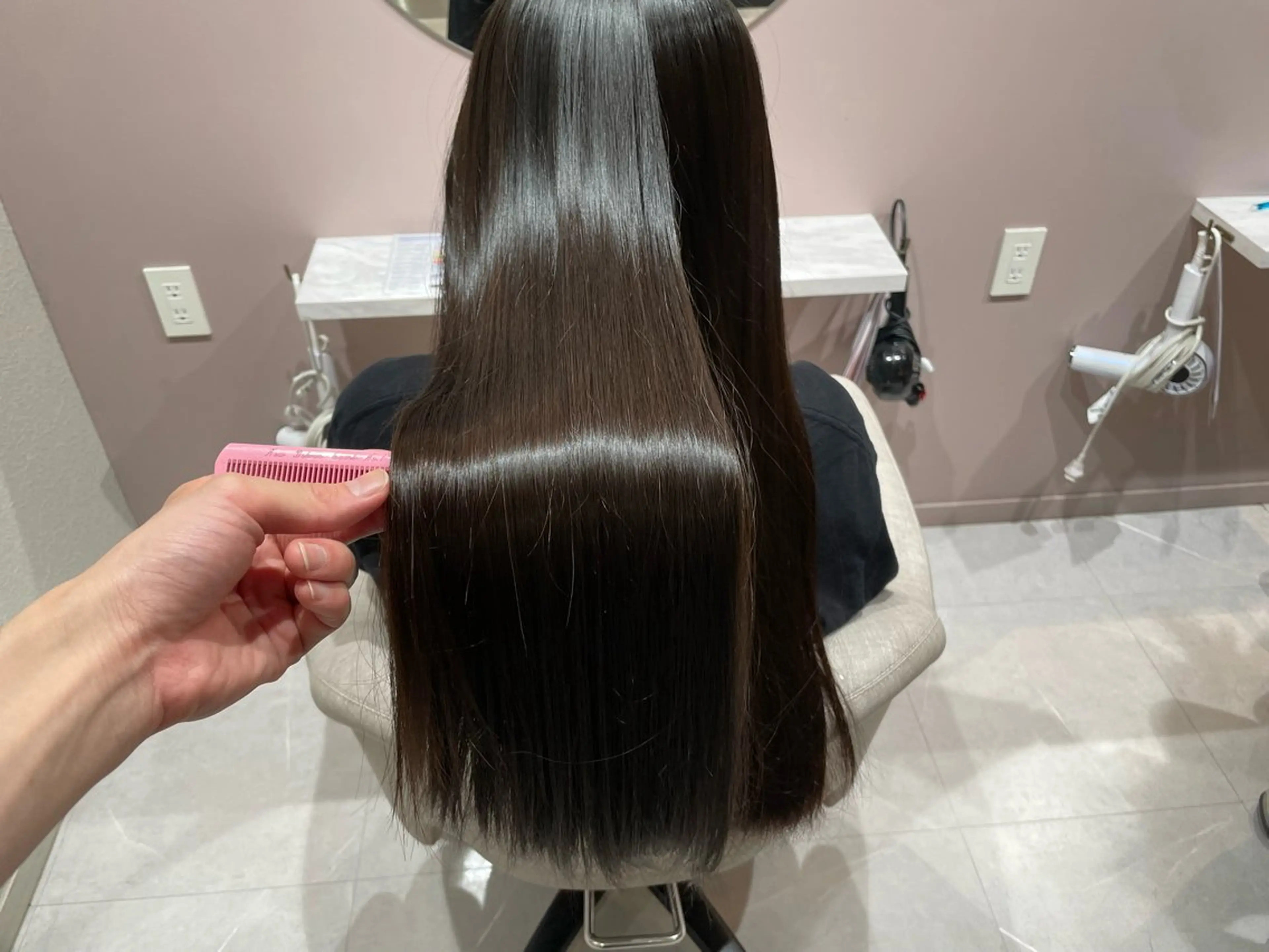 ⭕️艶髪にしたい人必見⭕️縮毛矯正＋カット＋オージュアトリートメント☘️の写真