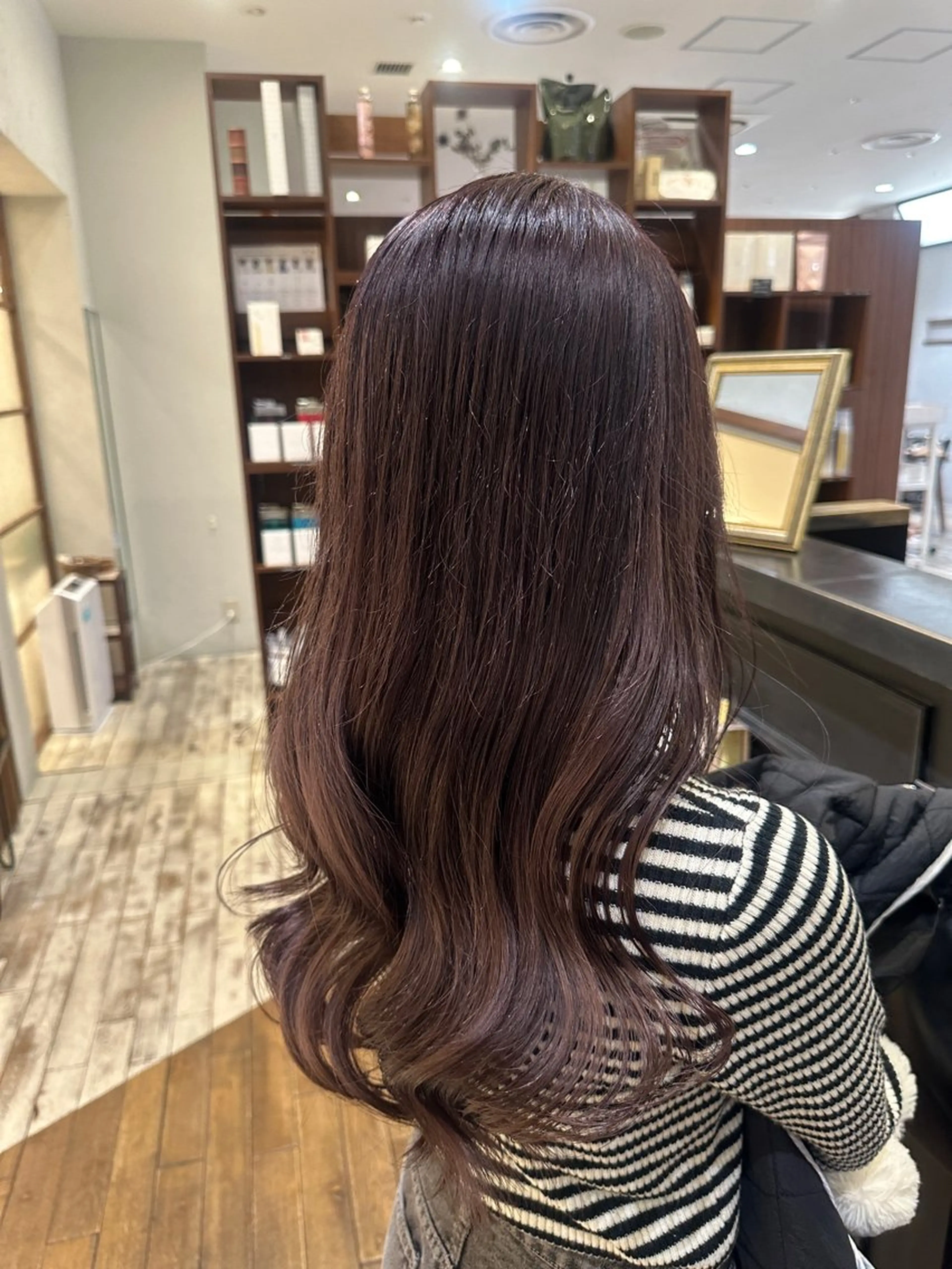 ロング Aura所属・丸山 心 / 艶カラーのヘアスタイル