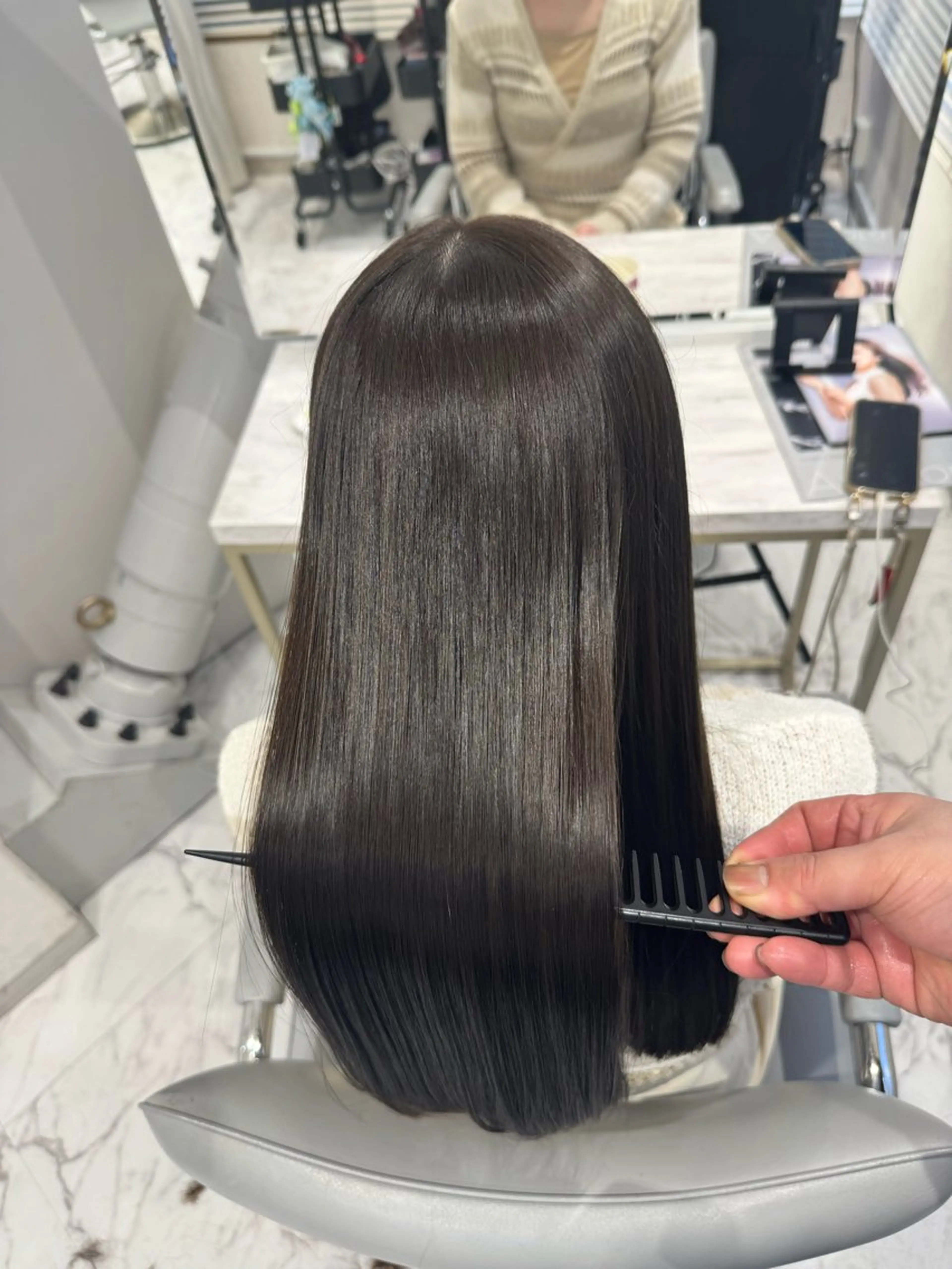 セミロング カラー オリーブカラー トリートメント カット ヘアカラー トリートメント 酒井 俊紀のヘアスタイル