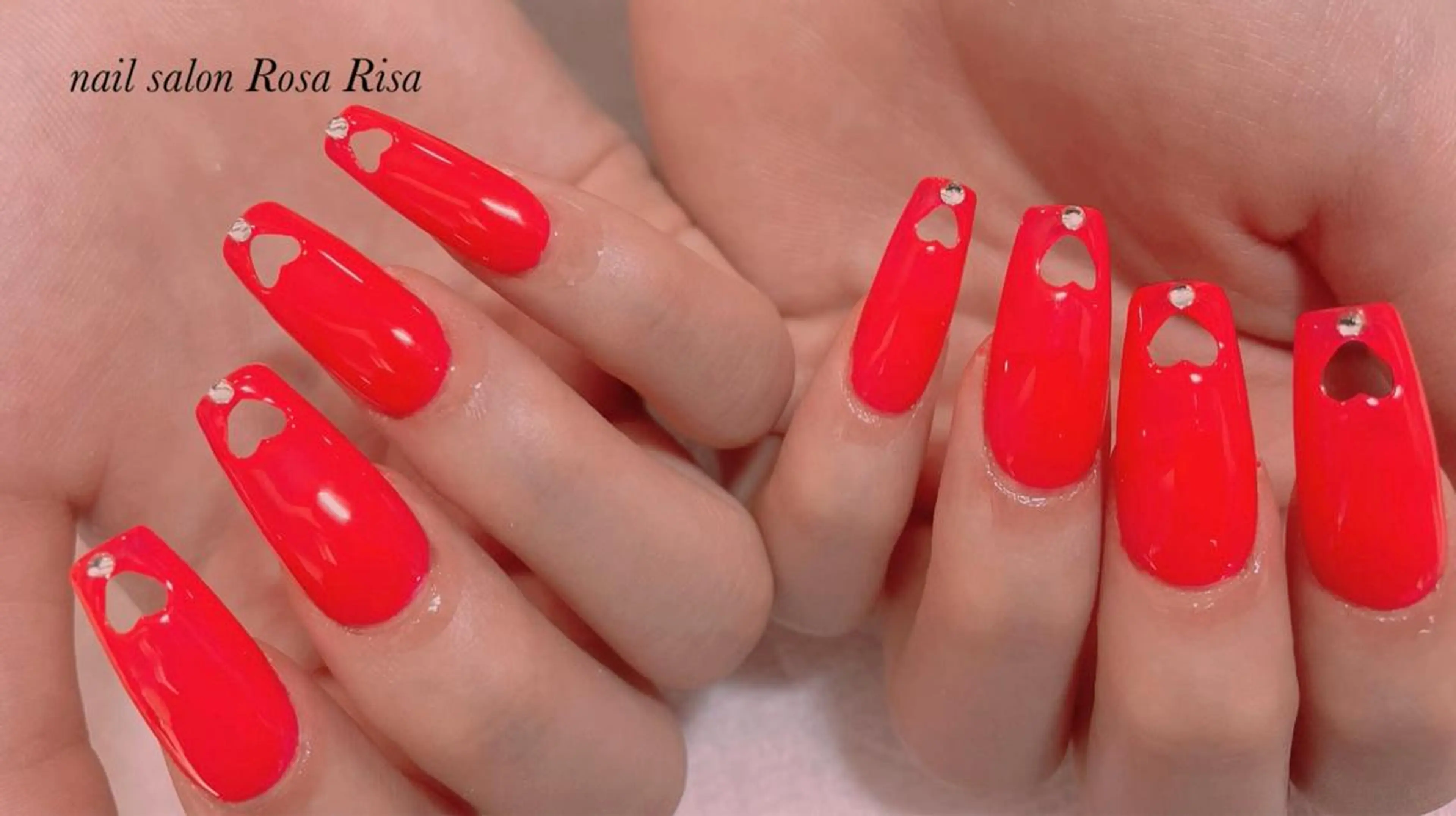 ロング アイブロウ ハンドネイル ネイルスタジオ シェイクユアハンズのネイルデザイン