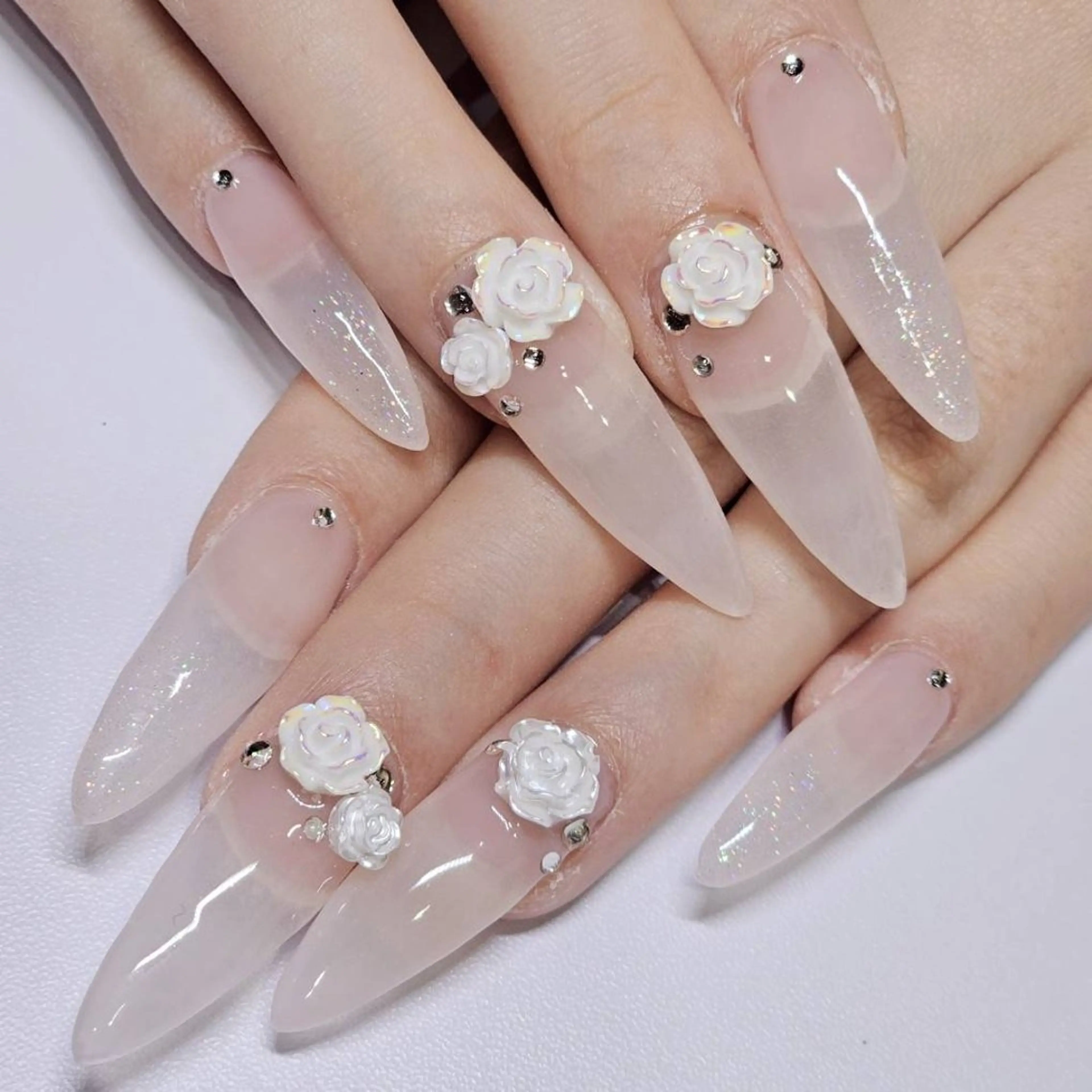 ネイル 持ち込み ワンカラーネイル ピンク ブライダルネイル ホワイト ハンドネイル よしだ ひろきのネイルデザイン