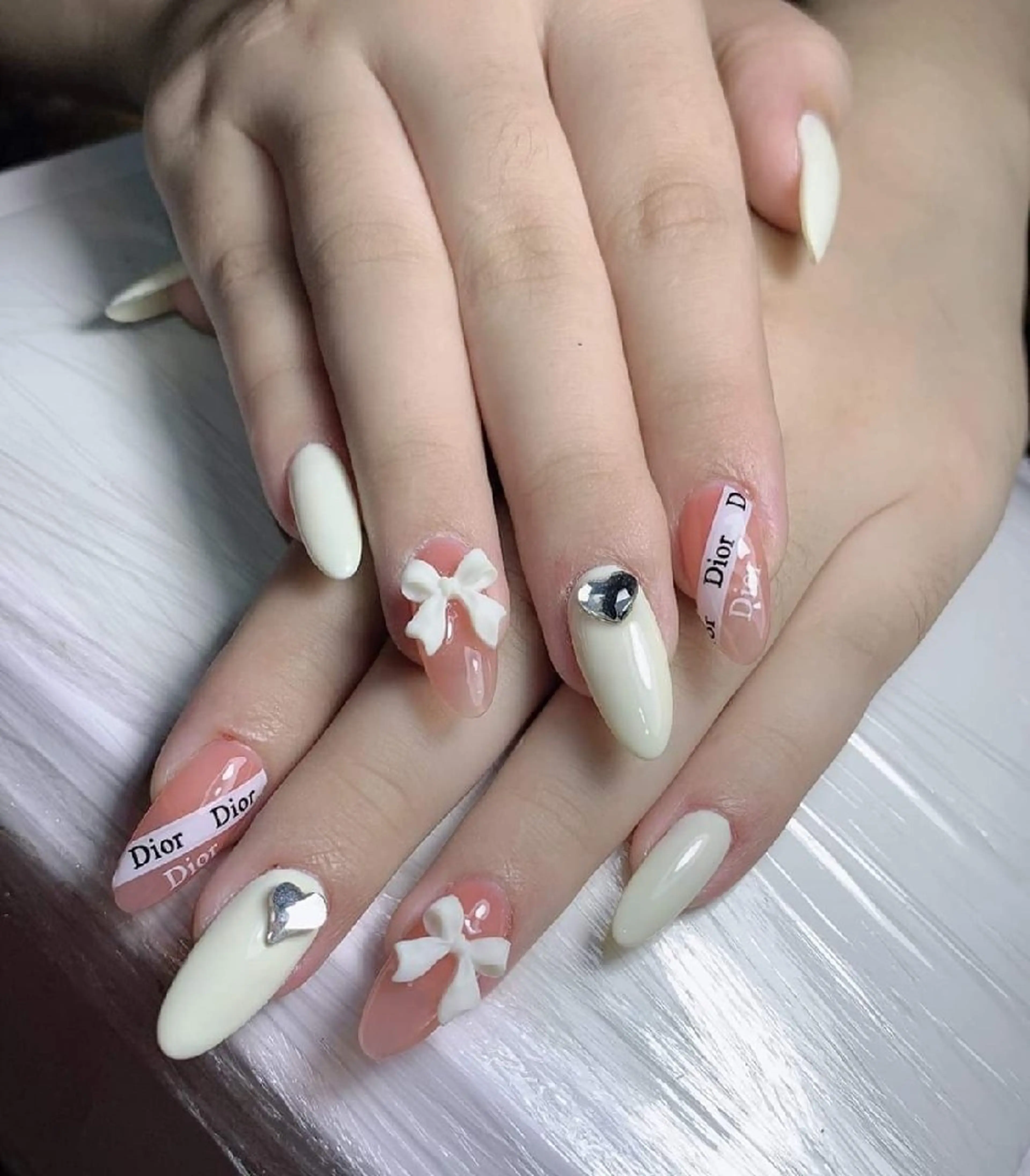 ネイル 清水 ユナのネイルデザイン