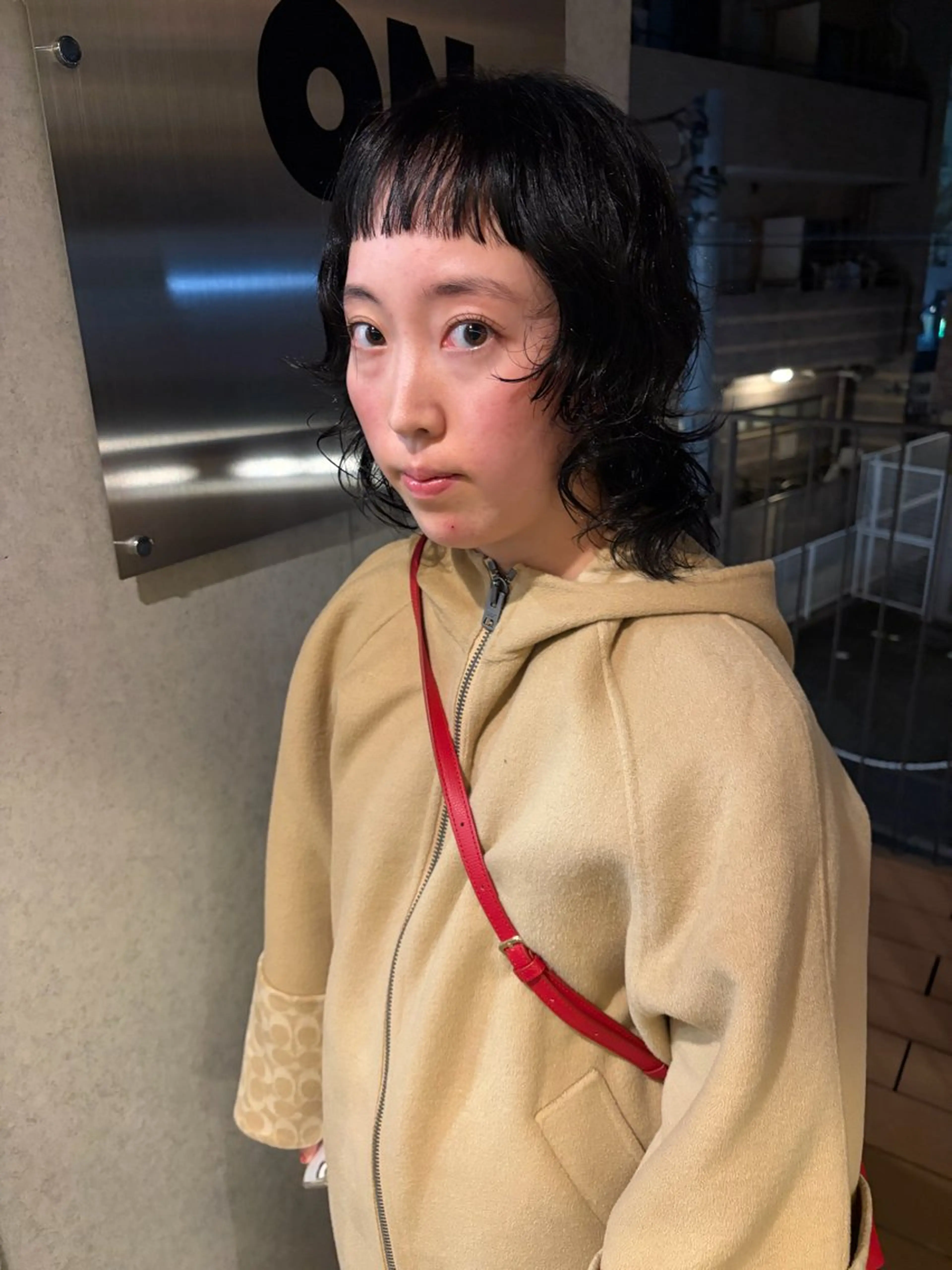 ミディアム YUUKI/ウルフ .ハイレイヤーのヘアスタイル