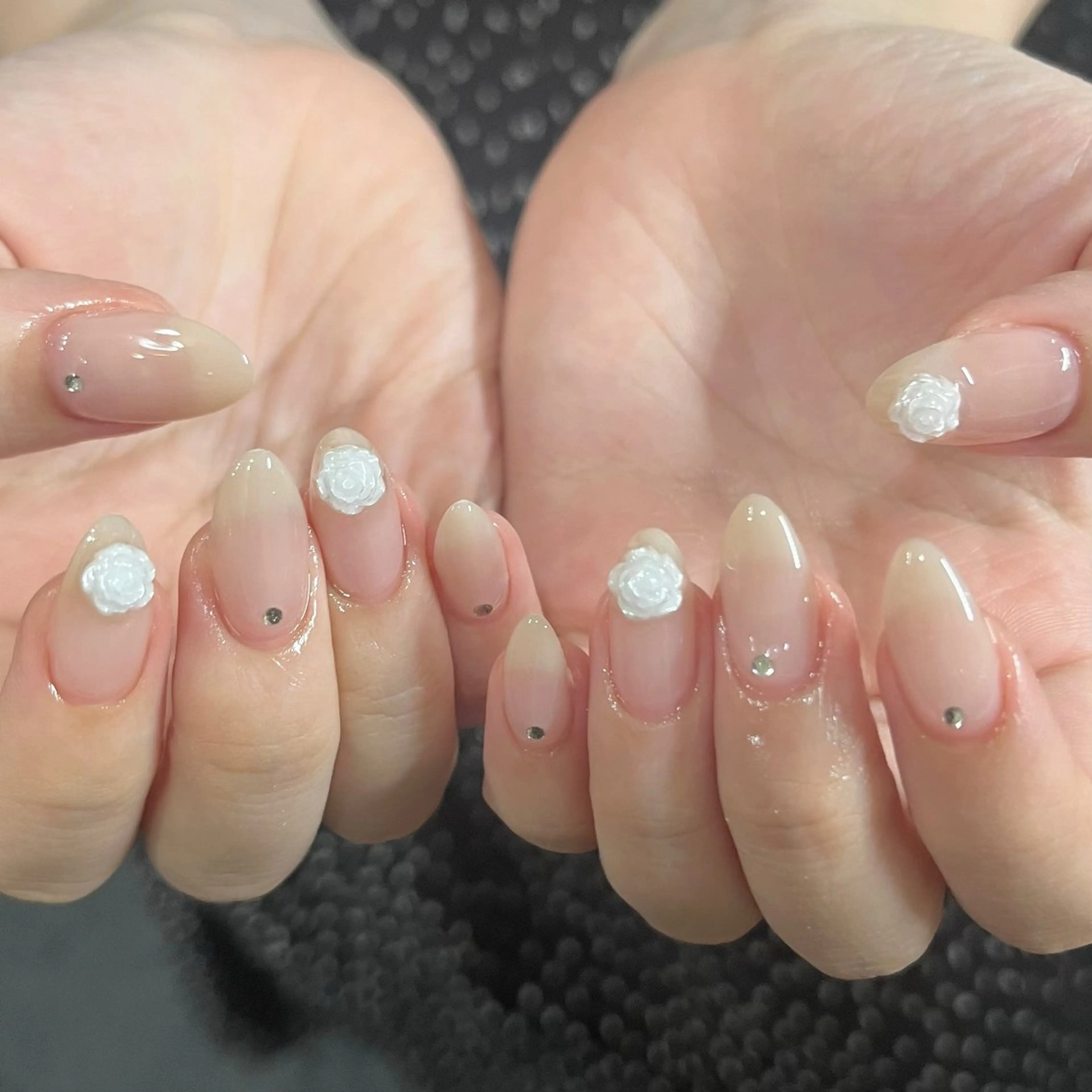 ネイル ワンカラーネイル シンプルネイル ホワイト ハンドネイル ハンドケア 🎀NAIL🎀 AI🪄︎︎◝✩のネイルデザイン