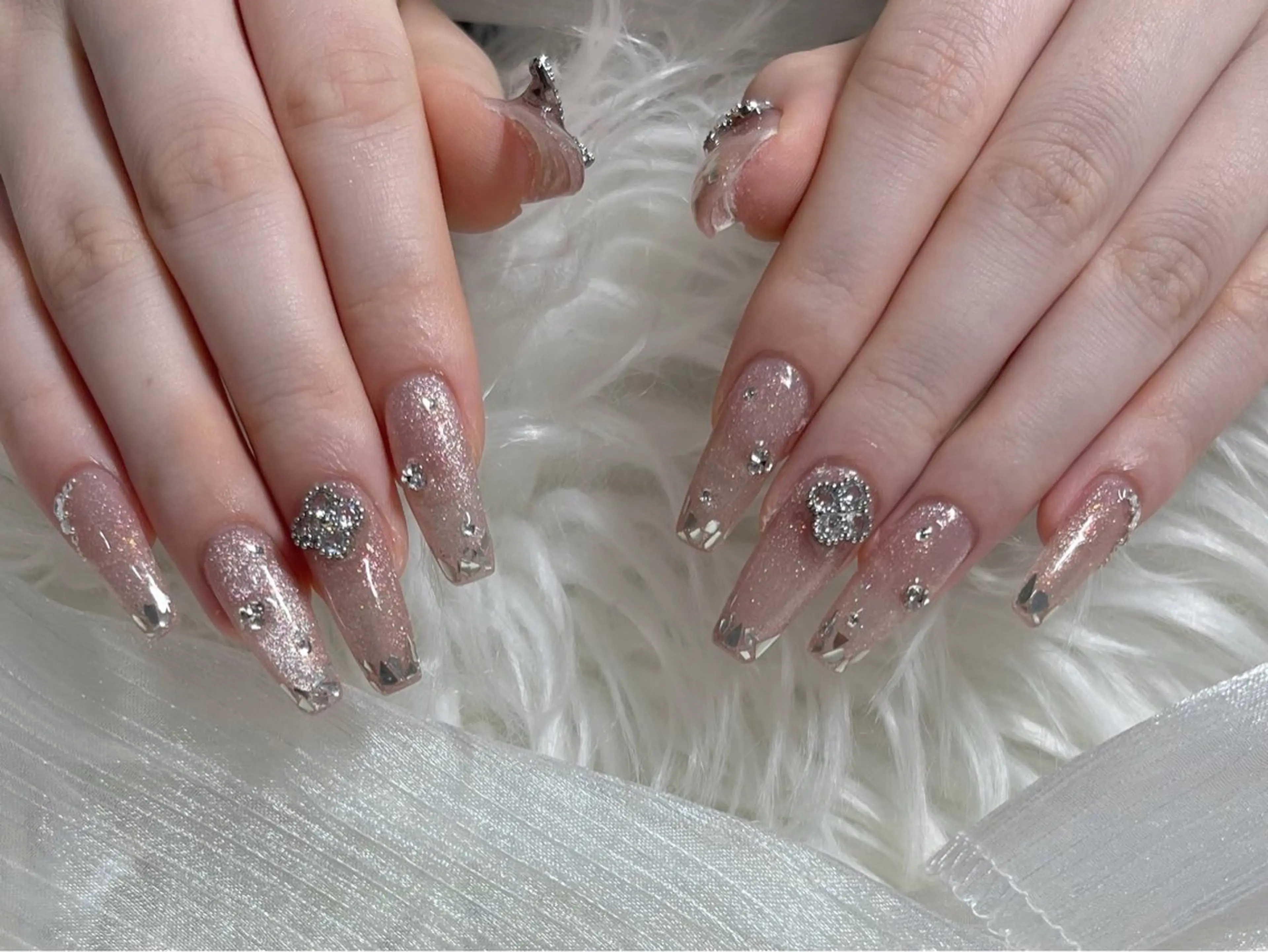 ネイル フレンチネイル ガラスフレンチ キラキラネイル マグネットネイル ハンドネイル FLY Nail Salonのネイルデザイン
