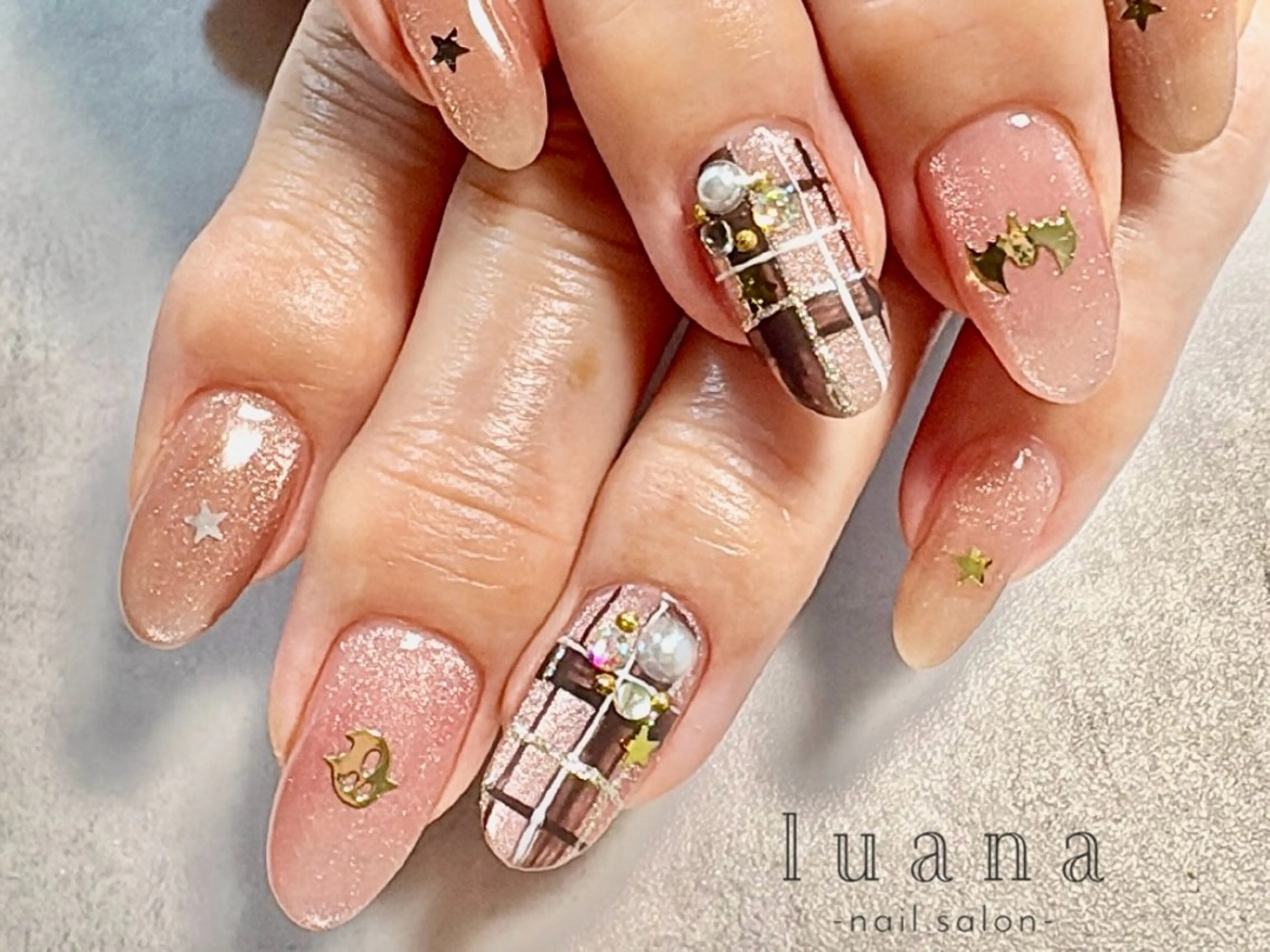 ネイル フットネイル ジェルネイル 韓国ネイル マグネットネイル 持ち込み luana ネイルサロンのネイルデザイン
