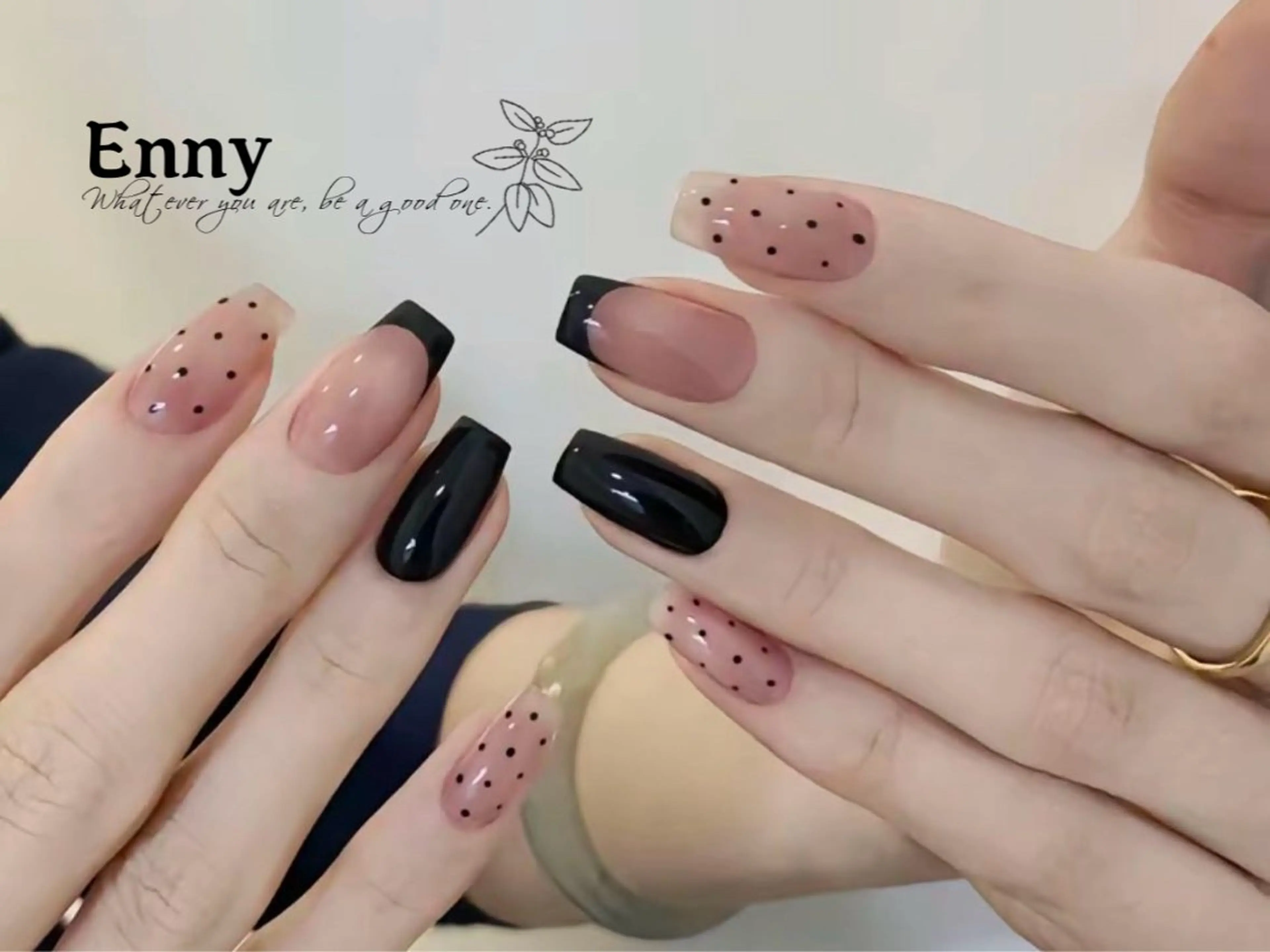 ネイル 長さ出し フットネイル フレンチネイル ジェルネイル ガラスフレンチ Enny なつのネイルデザイン