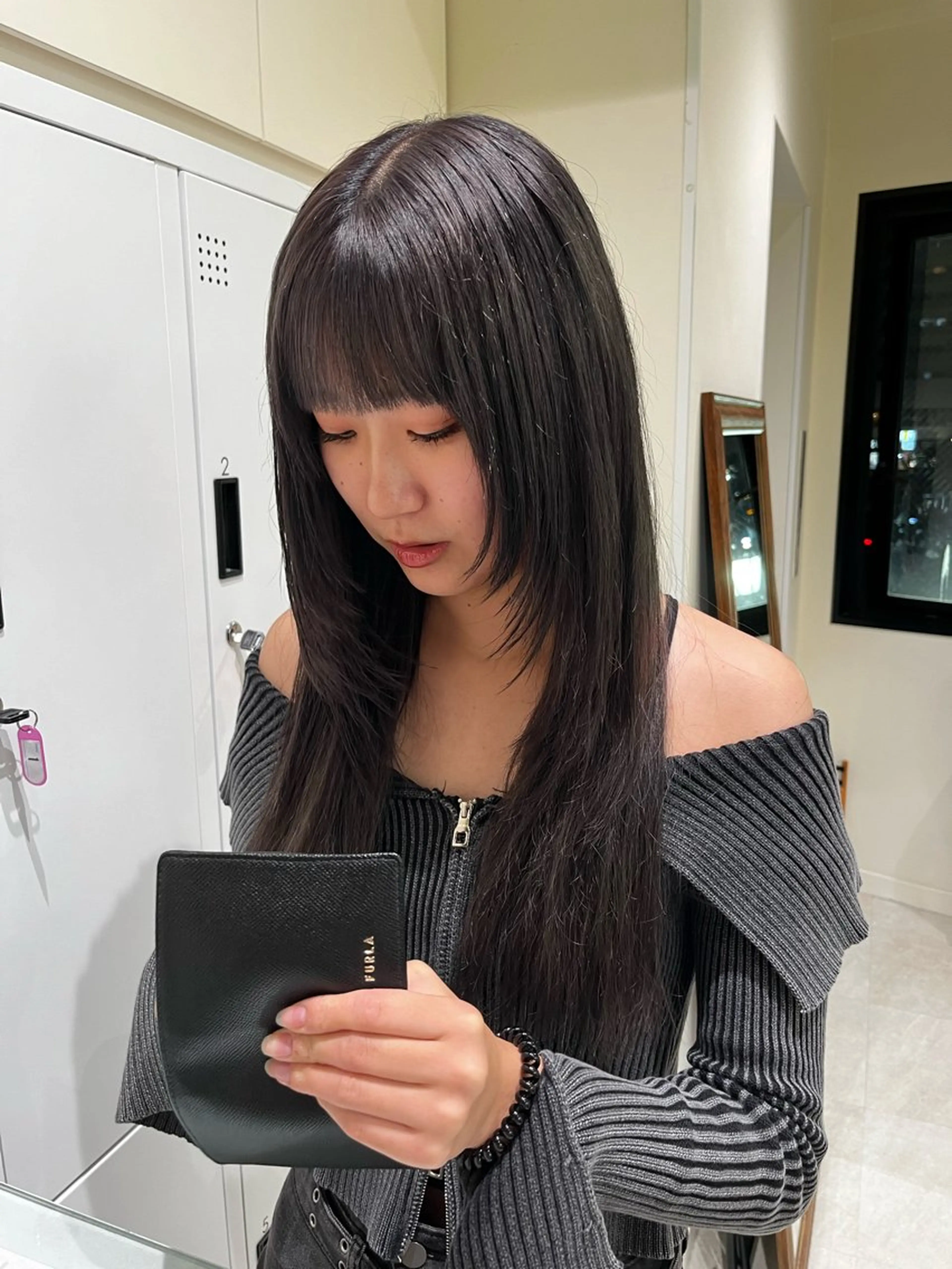 ロング カラー ラベンダーカラー ラベンダーグレー 顔まわりレイヤー レイヤーカット レイヤーカット/ カラー/ko-noのヘアスタイル