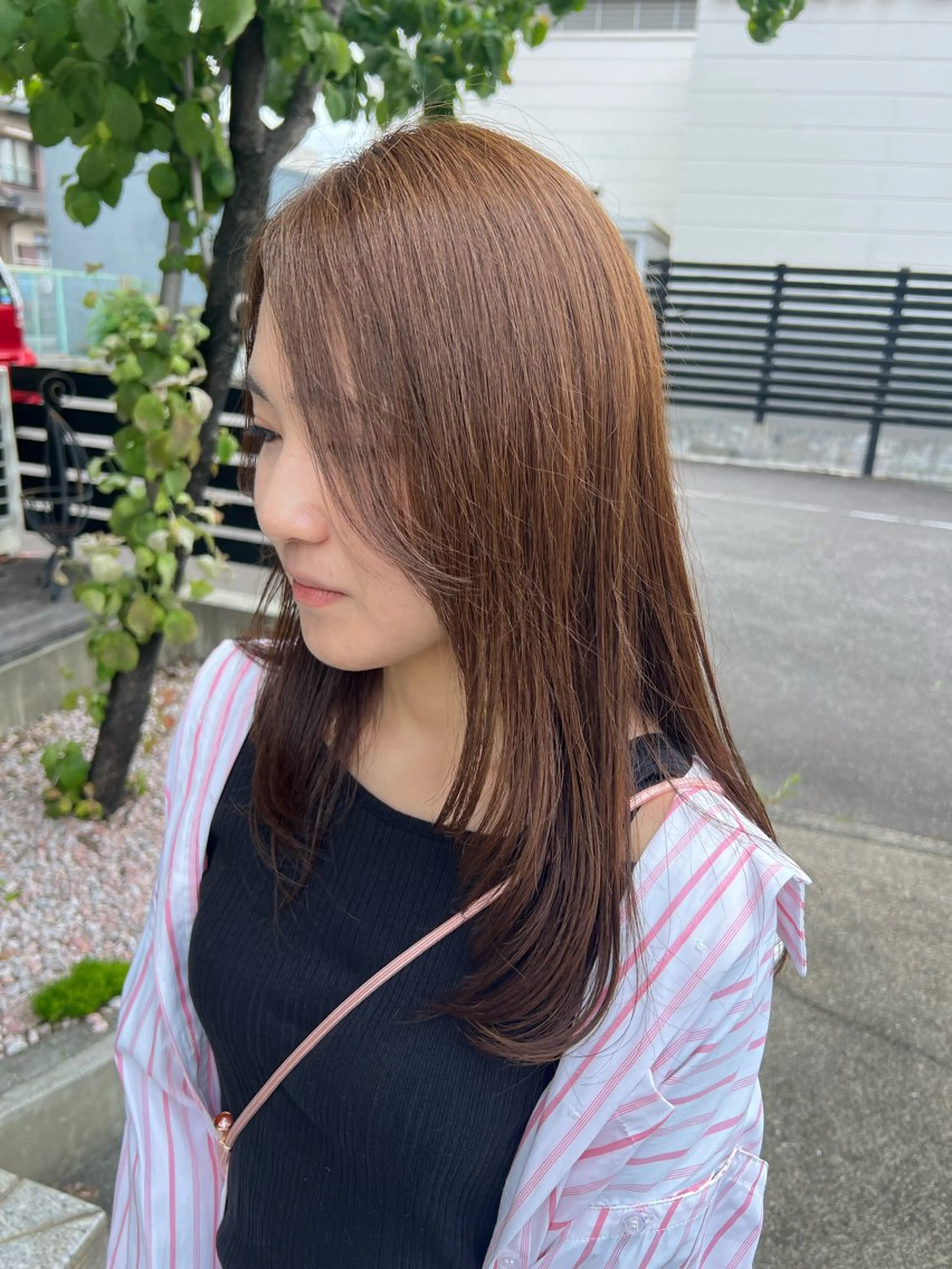 ミディアム 顔まわりレイヤー レイヤーカット cyan所属・cyan Amiのヘアスタイル