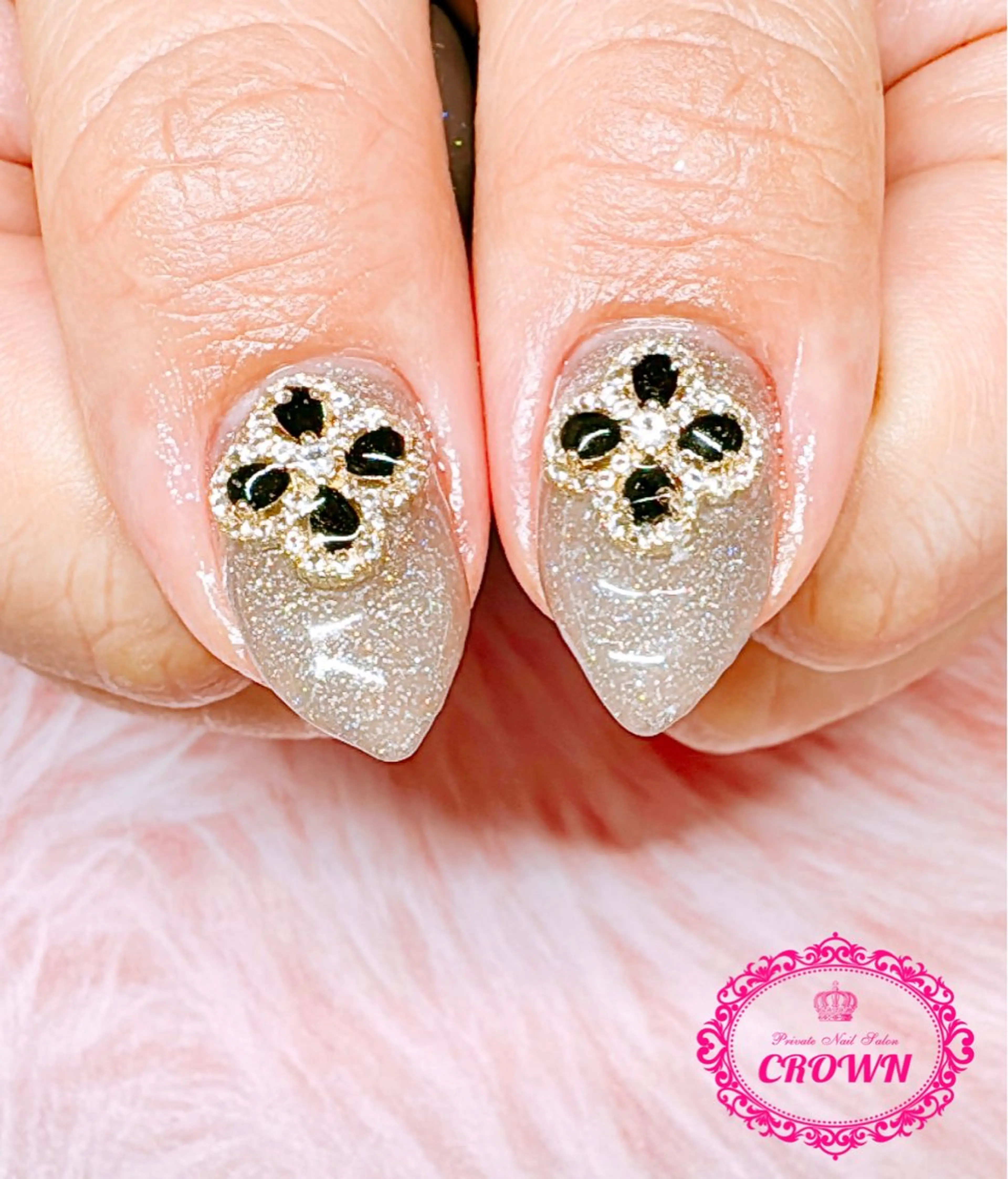 ネイル CROWN プライベートサロンのネイルデザイン