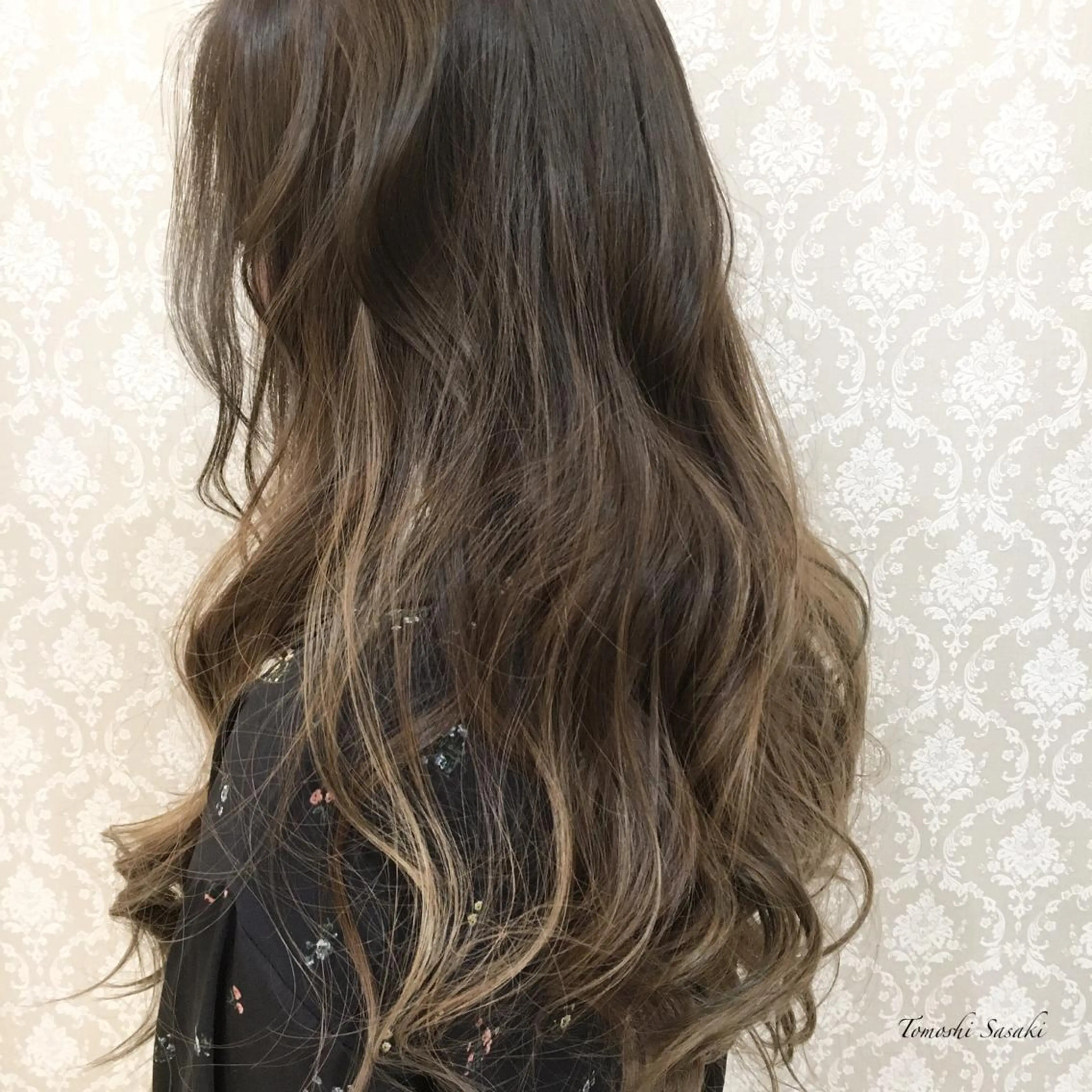 カラー グラデーションカラー ササキ トモシのヘアスタイル