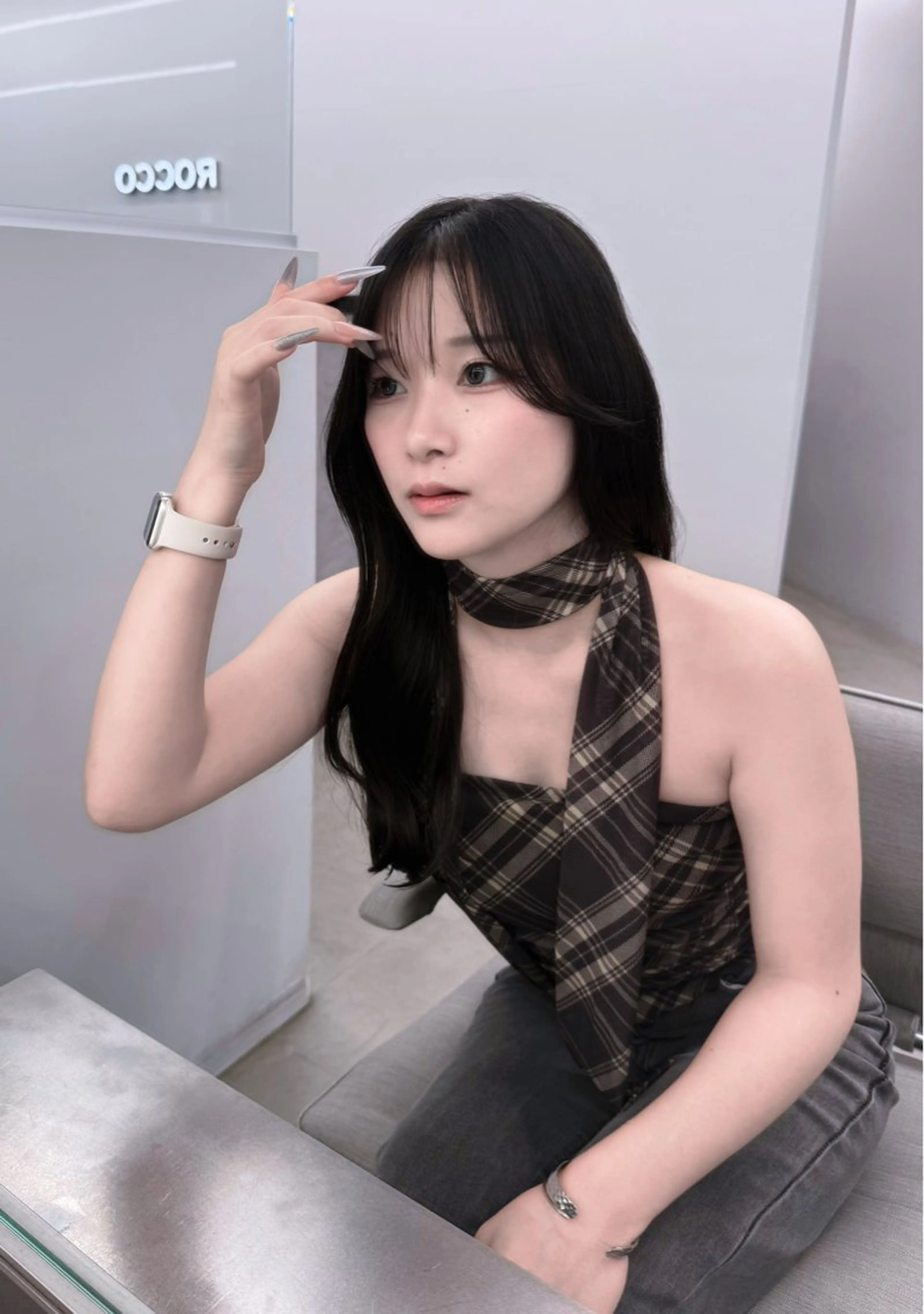 セミロング SARINA ROCCO3rdのヘアスタイル