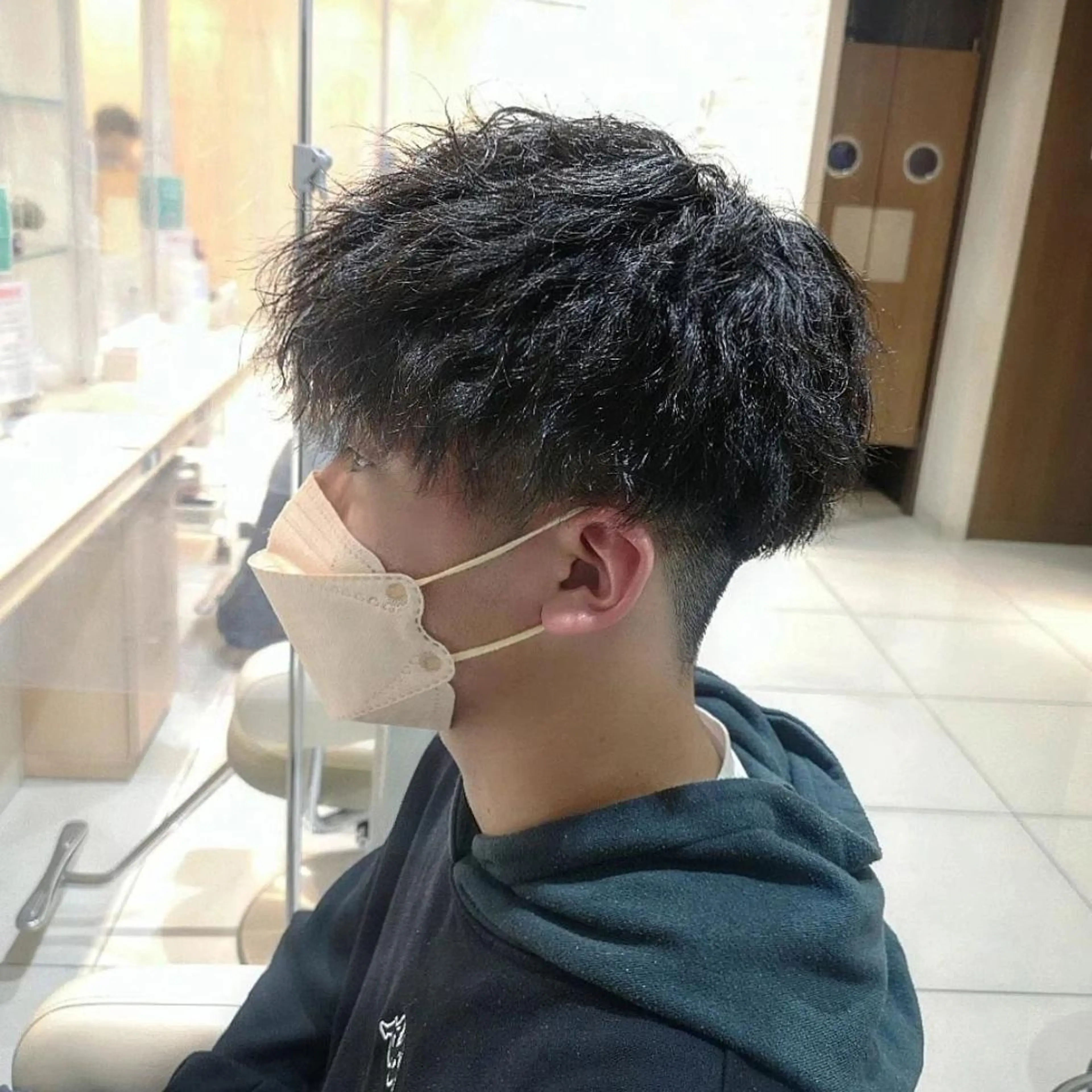 メンズ パーマ 渡辺 愛枝/艶カラー🩵のヘアスタイル