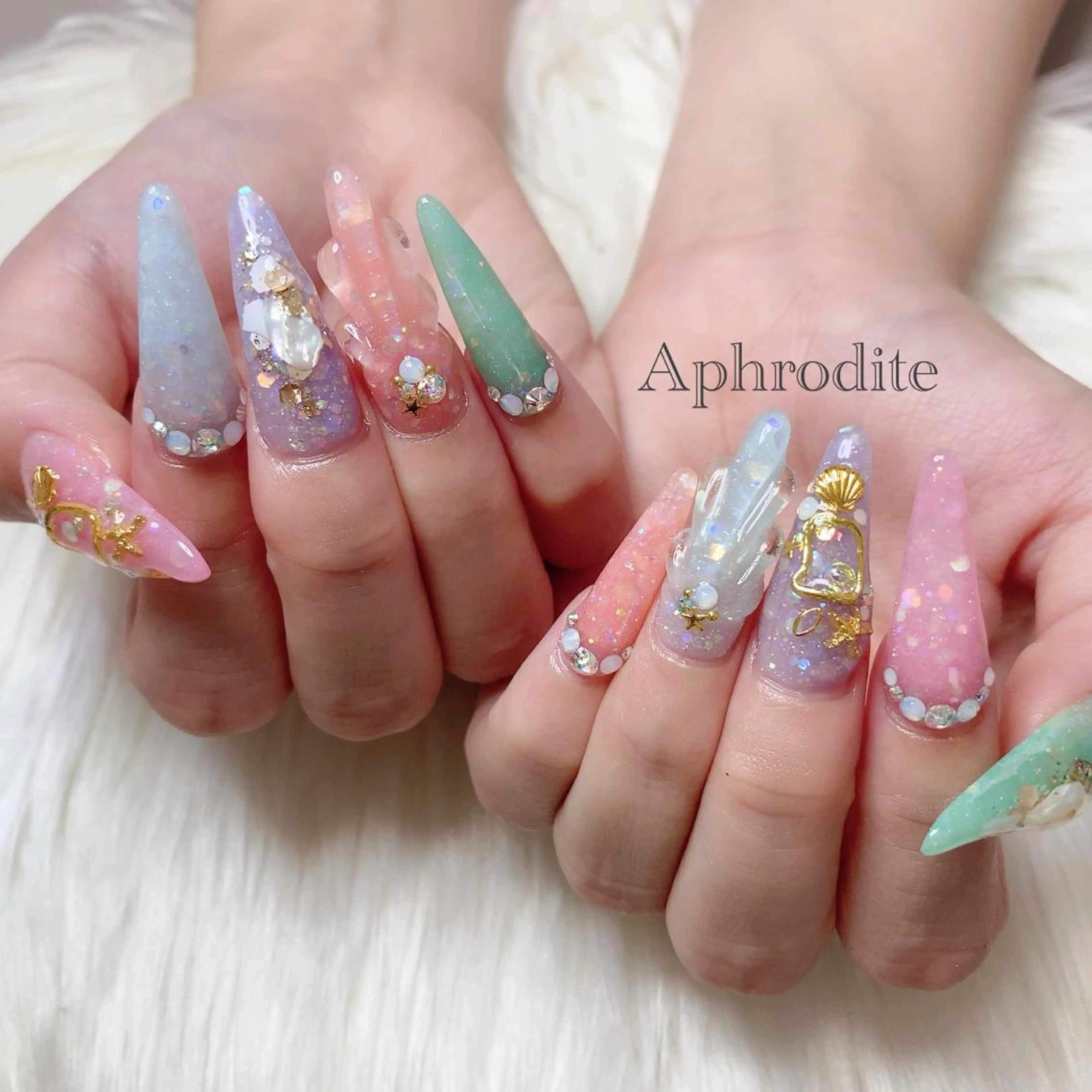 ネイル Aphrodite パラジェル認定サロンのネイルデザイン