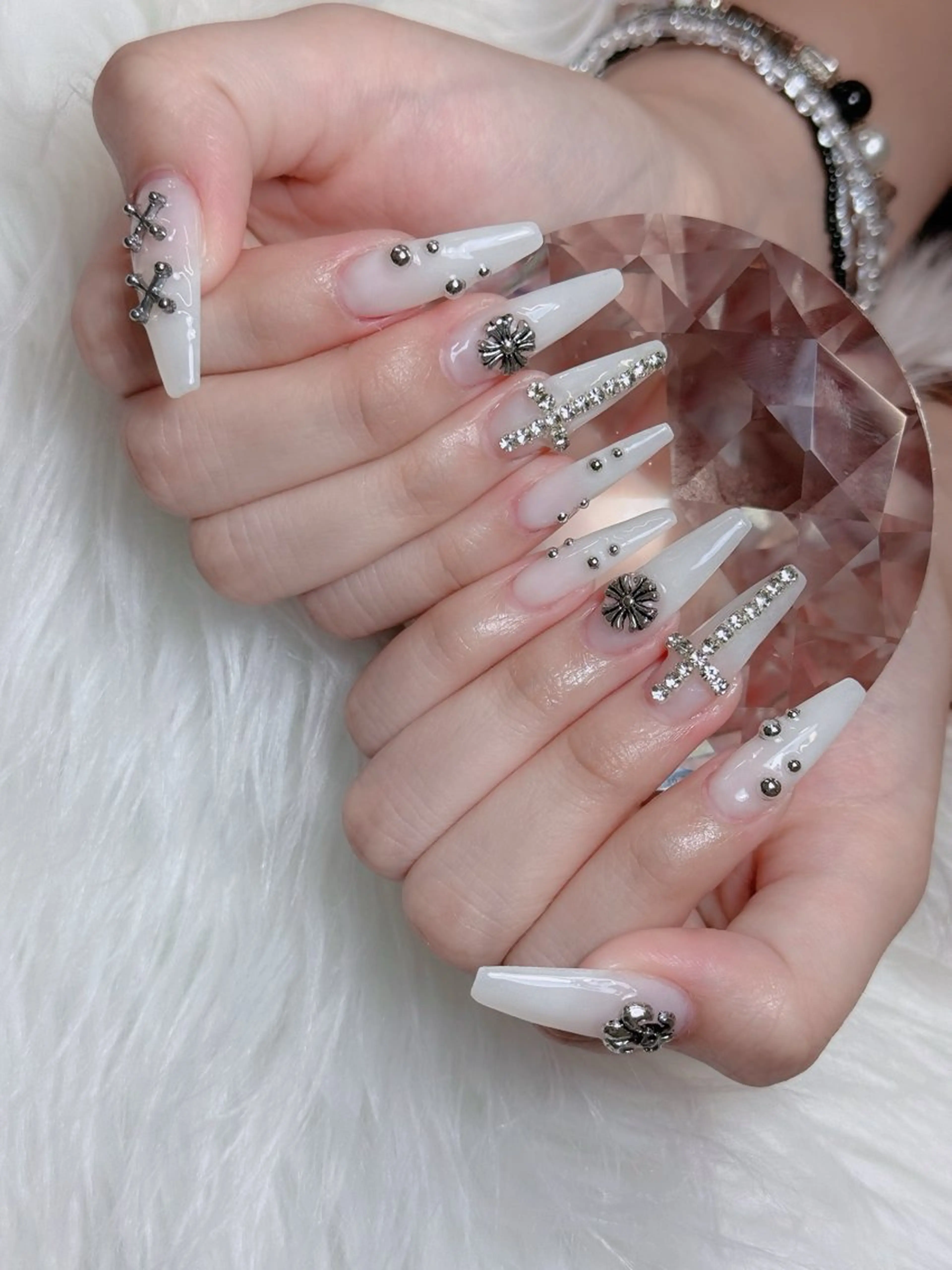 ネイル オーロラネイル チークネイル フットネイル フレンチネイル 韓国ネイル ハンドネイル Lumi Nailのネイルデザイン