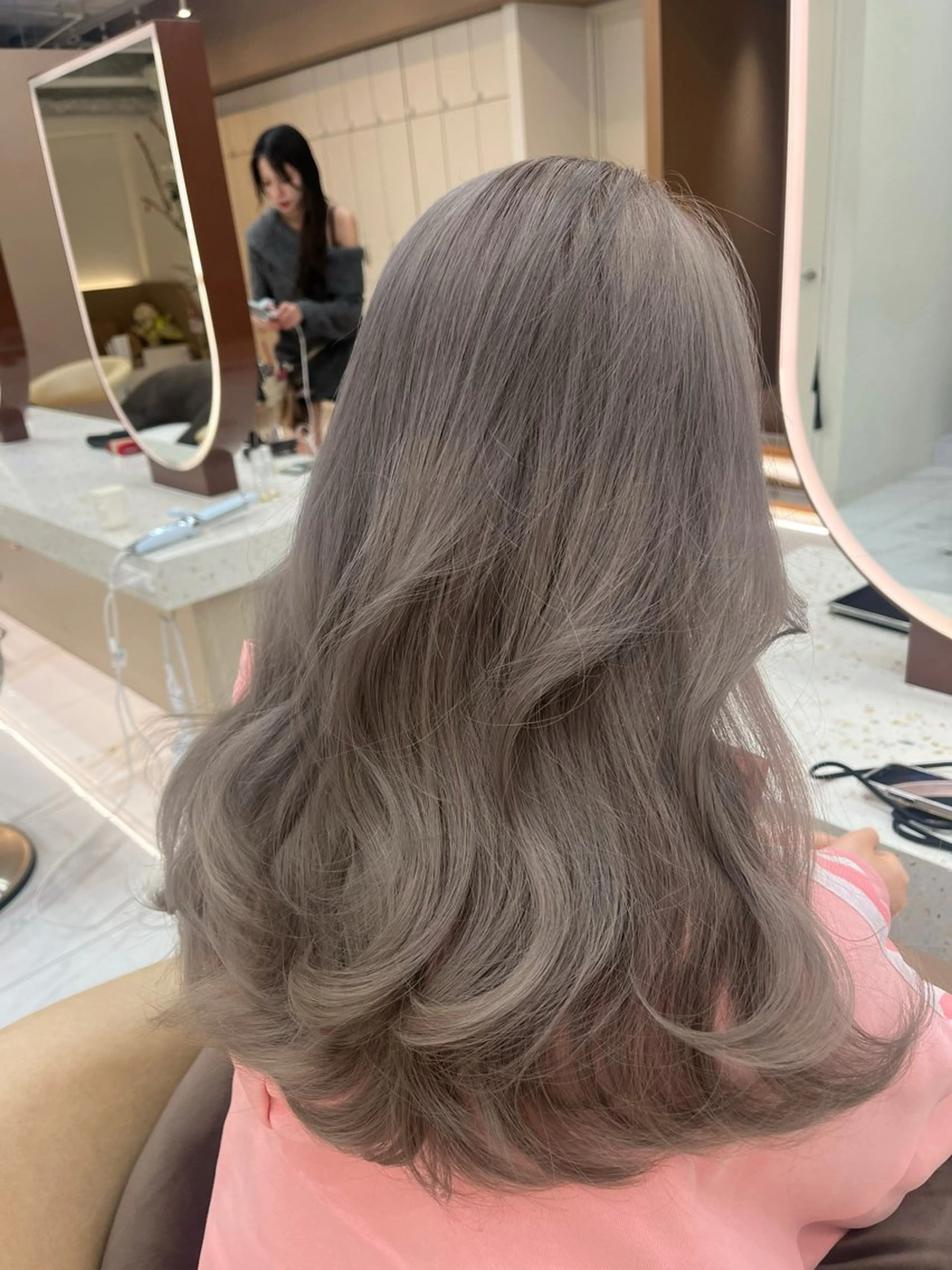 ロング 岡田準希/韓国/透明 感カラー/美髪矯正のヘアスタイル