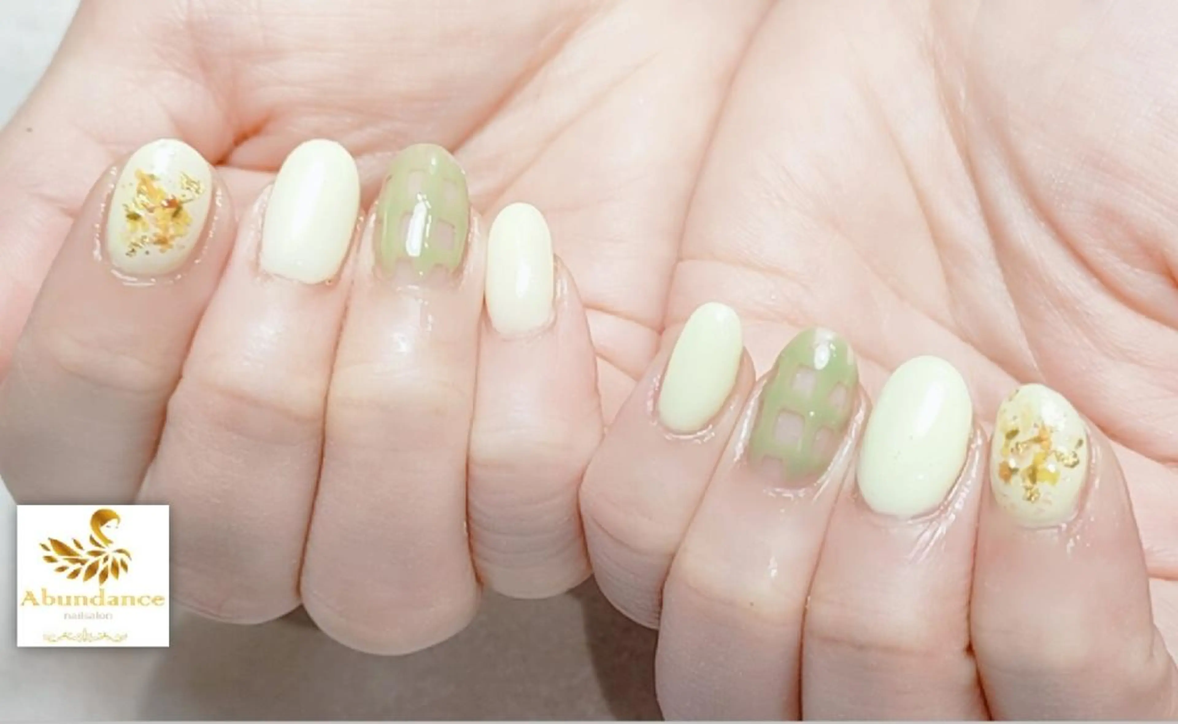 ショート ハンドネイル 完全予約制個室サロン Abundancesのネイルデザイン