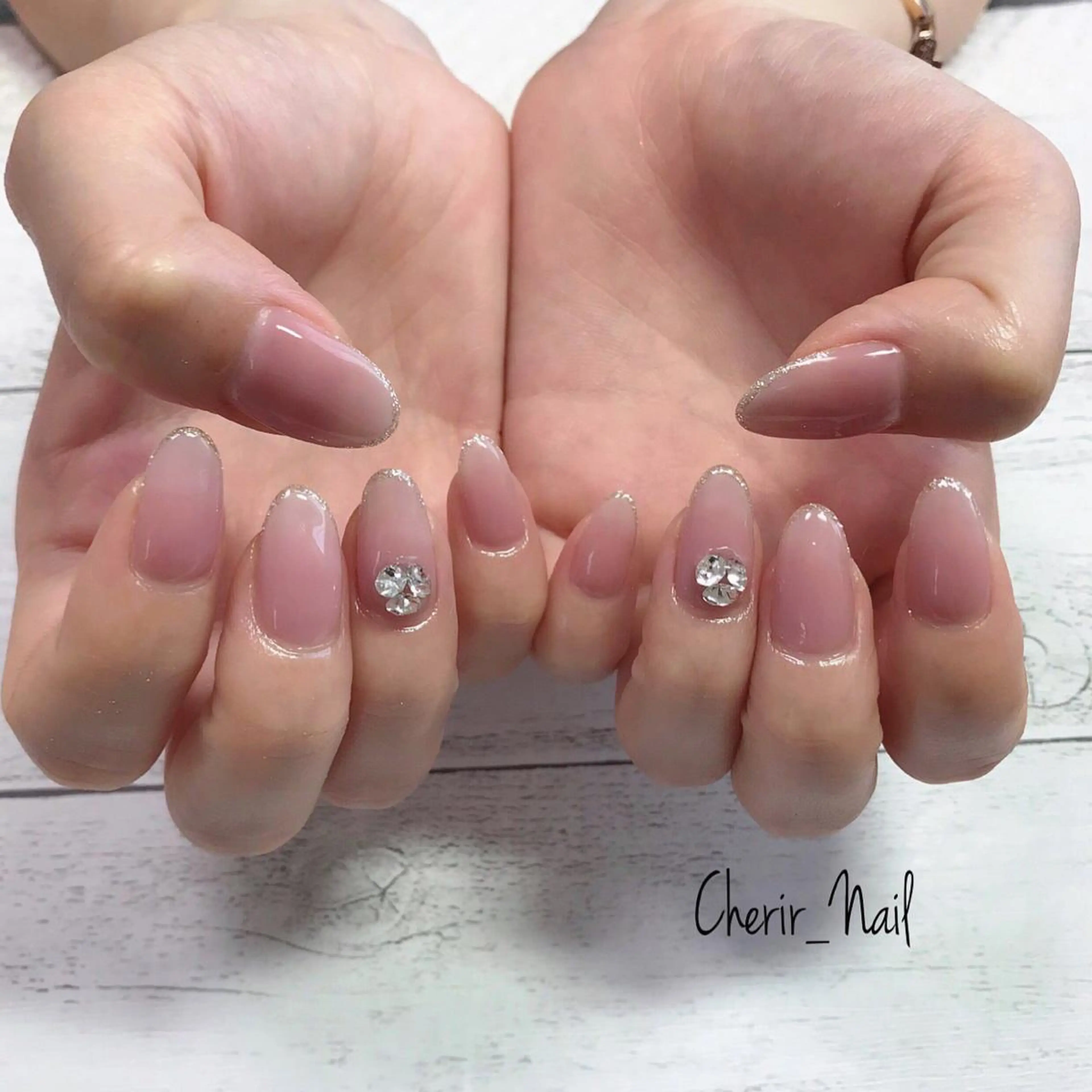 ネイル ピンク ホワイト Cherirnail kaoriのネイルデザイン