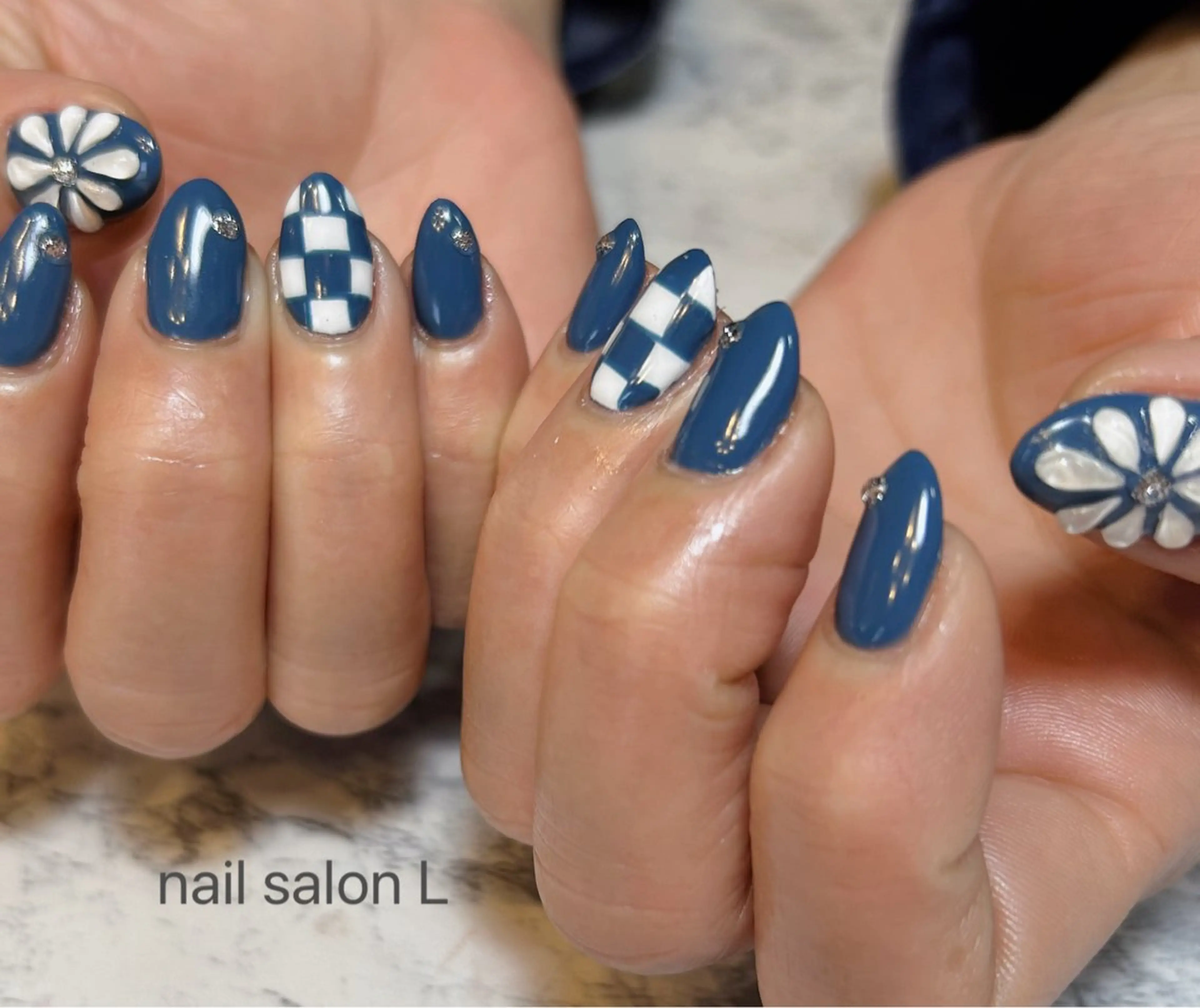 ネイル アートネイル フラワーネイル ぷっくりネイル ハンドネイル 吉川市 ネイルサロンLのネイルデザイン