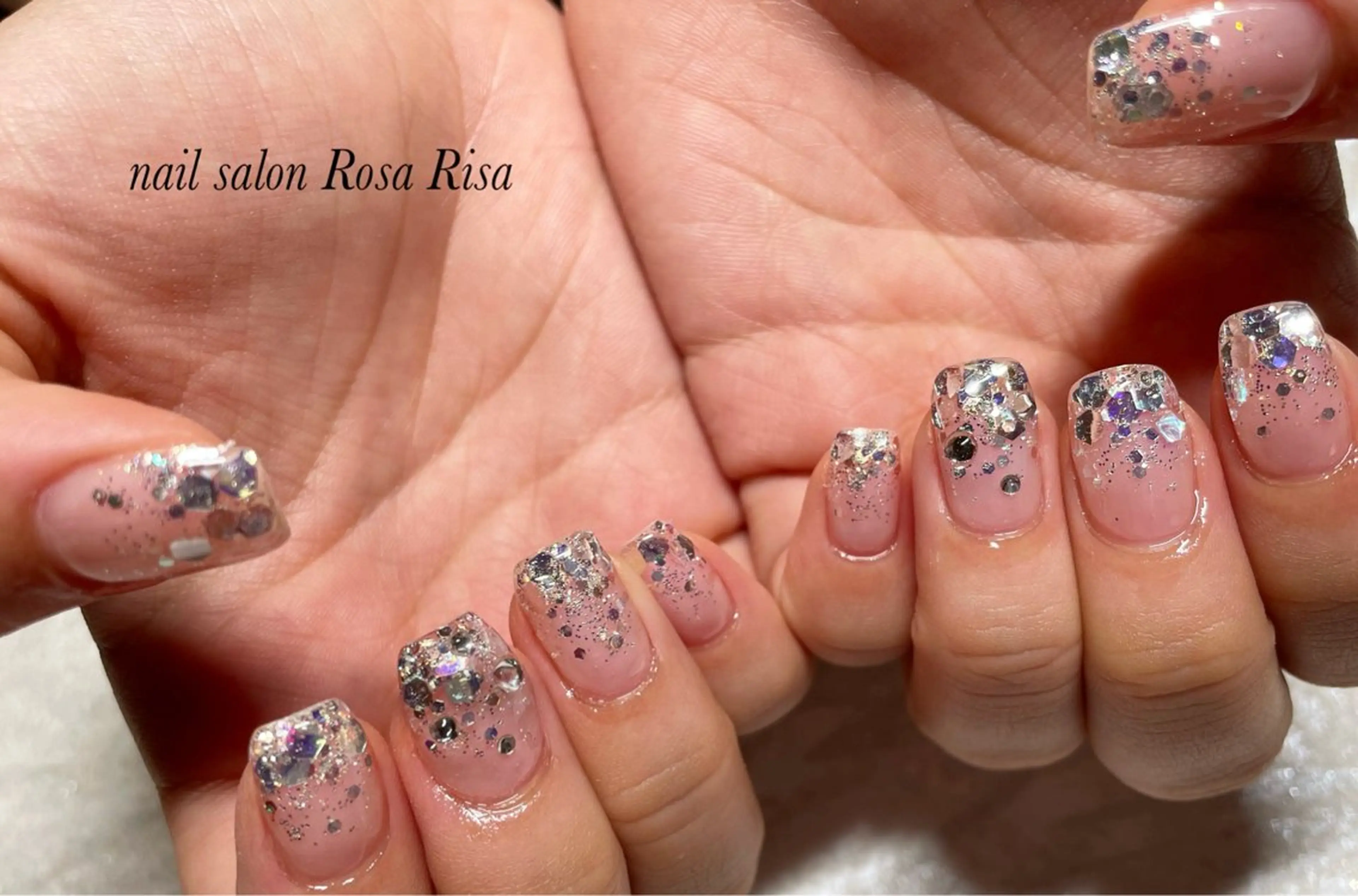 ネイル オーロラネイル キラキラネイル ラメ(グリッター) ハンドネイル ネイルスタジオ シェイクユアハンズのネイルデザイン