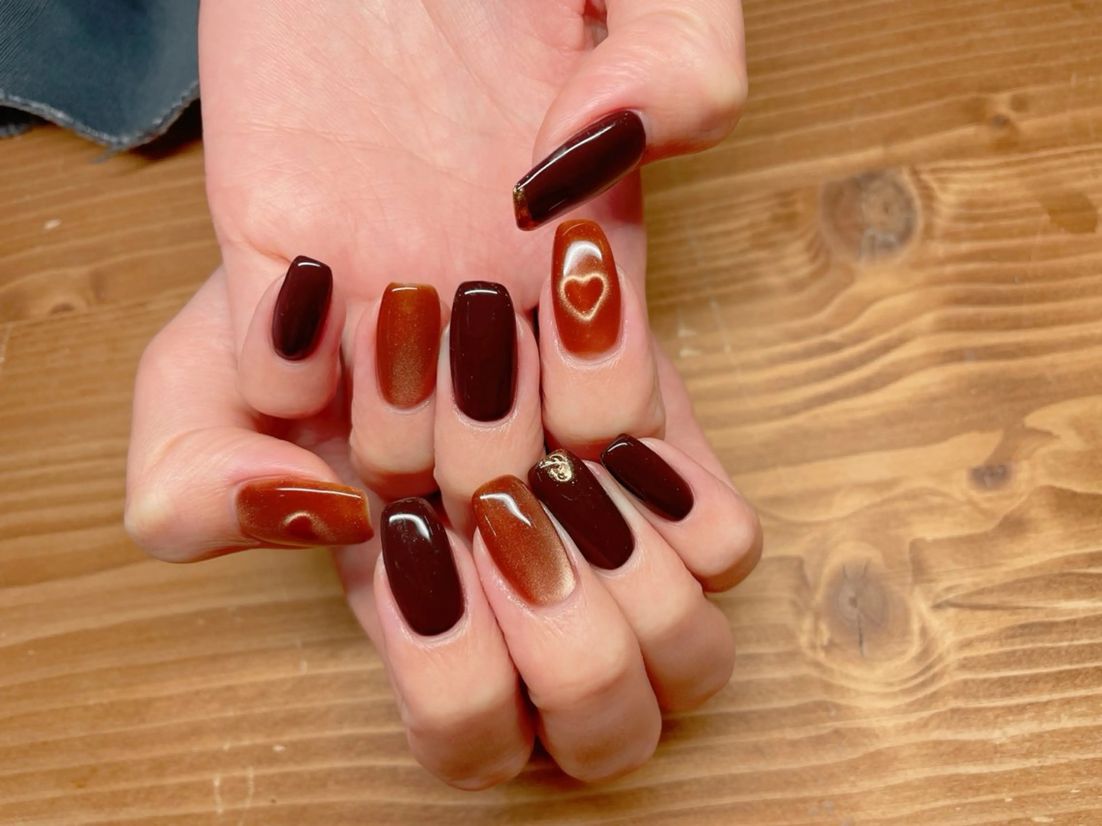 ネイル オーロラネイル フラッシュネイル フラワーネイル ジェルネイル ハート nailroom OHANA所属・nailroom OHANA🌴のネイルデザイン