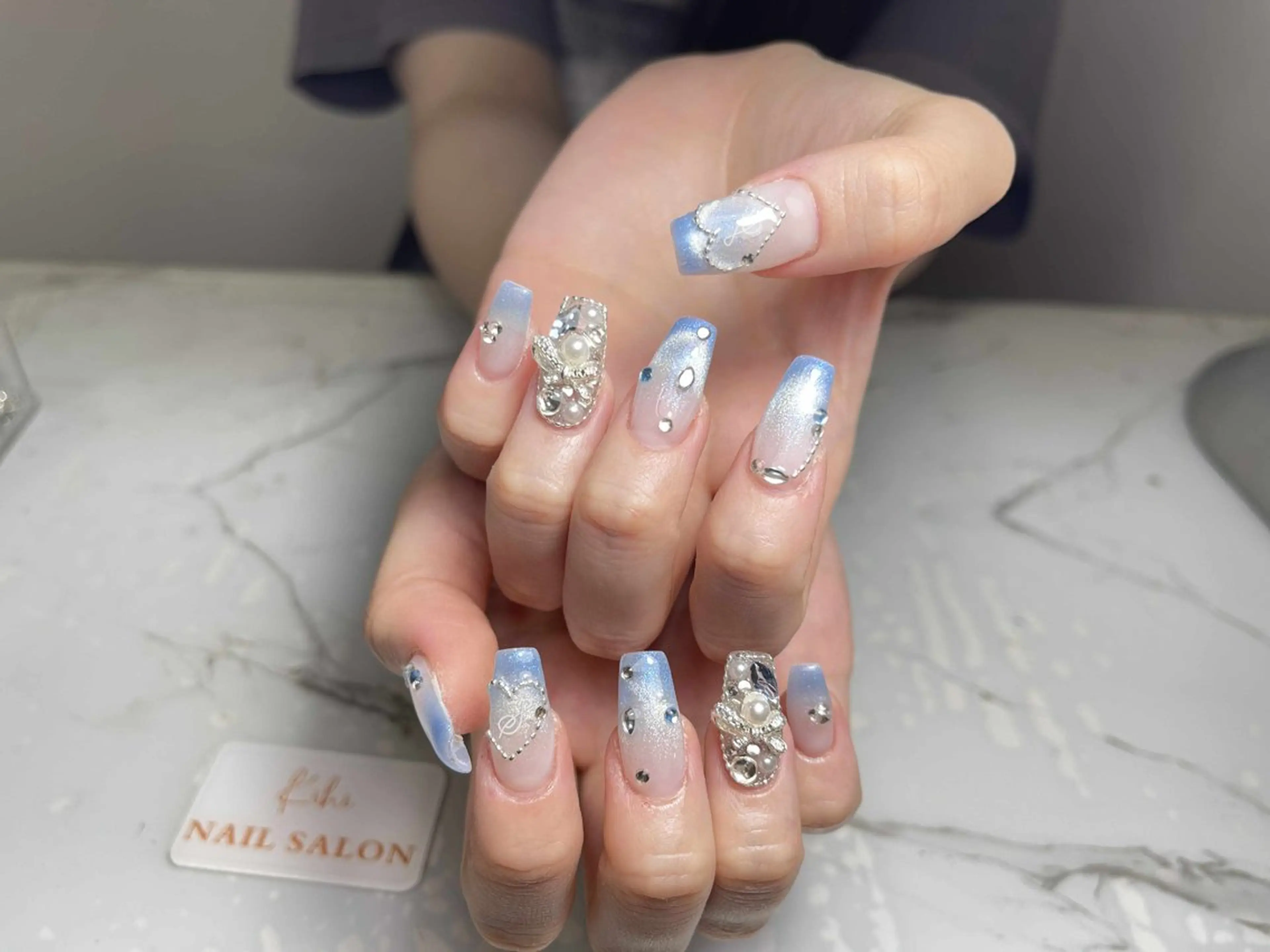 ネイル アートネイル フレンチネイル ジェルネイル グラデーション 韓国ネイル ハンドネイル 💕鈴木ユリ パラジェル/オフ無料のネイルデザイン