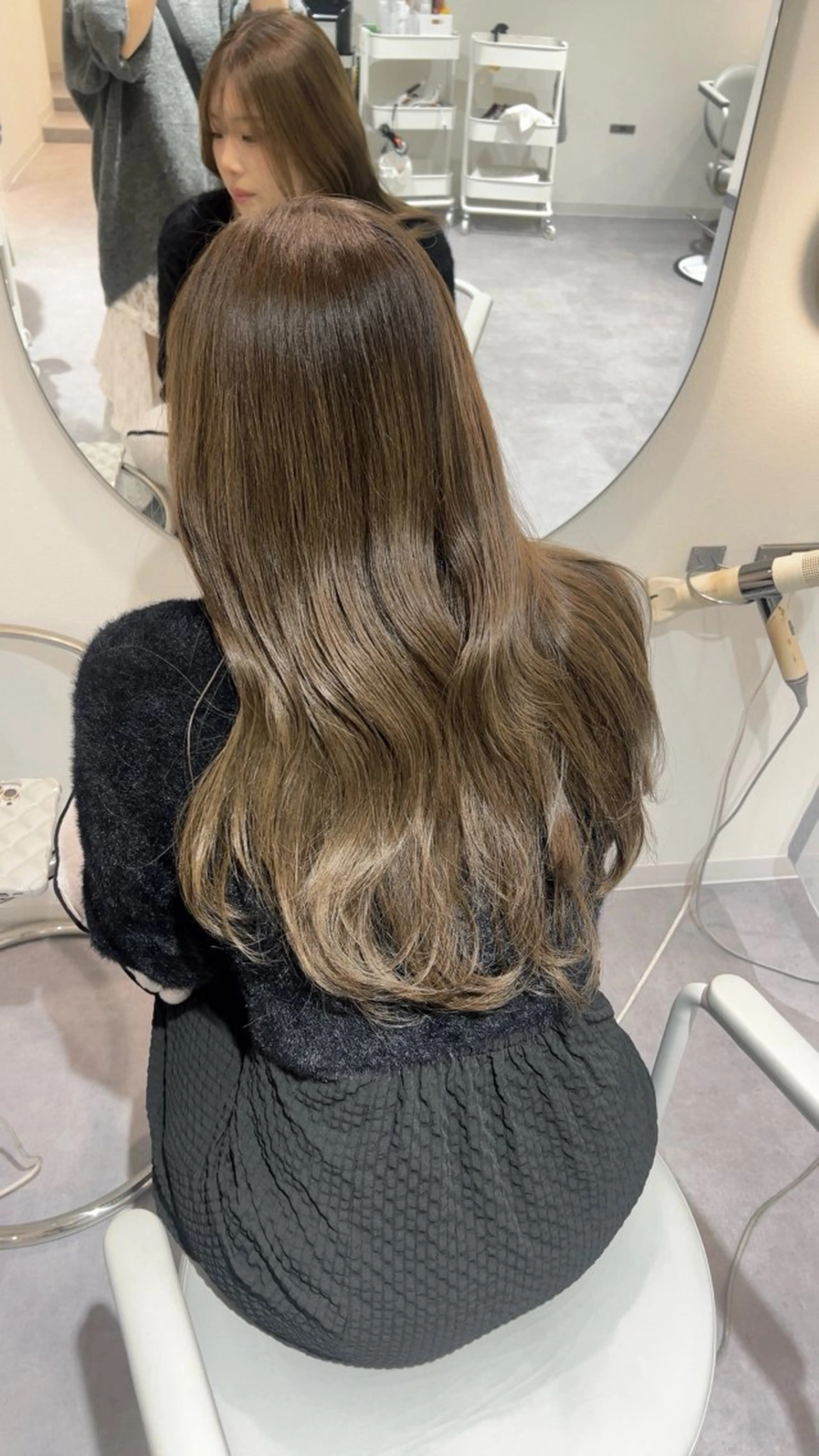 ロング カラー 近藤 若菜のヘアスタイル