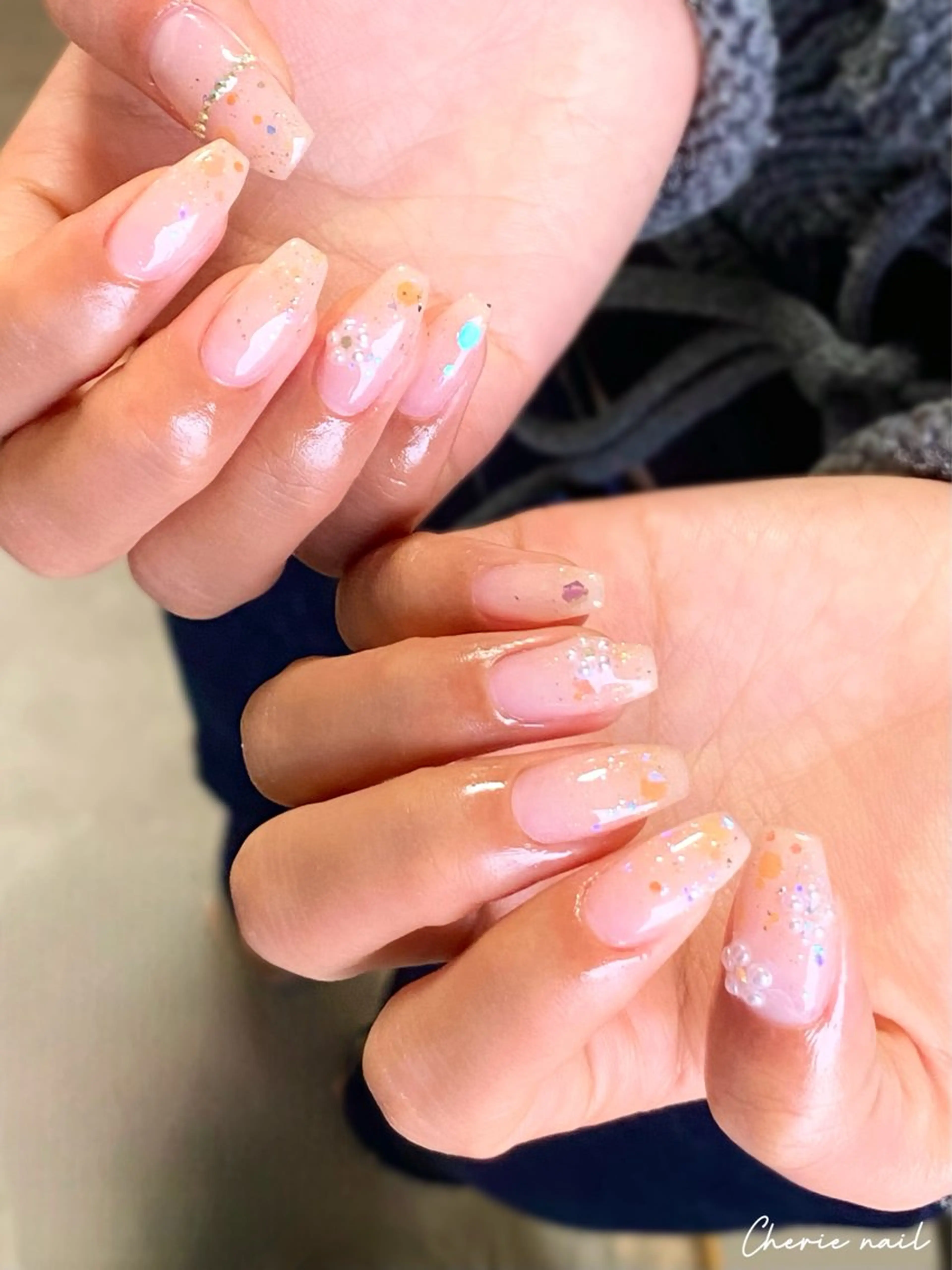 ネイル フラワーネイル ジェルネイル ラメ(グリッター) オフィスネイル Cherienail yunaのネイルデザイン