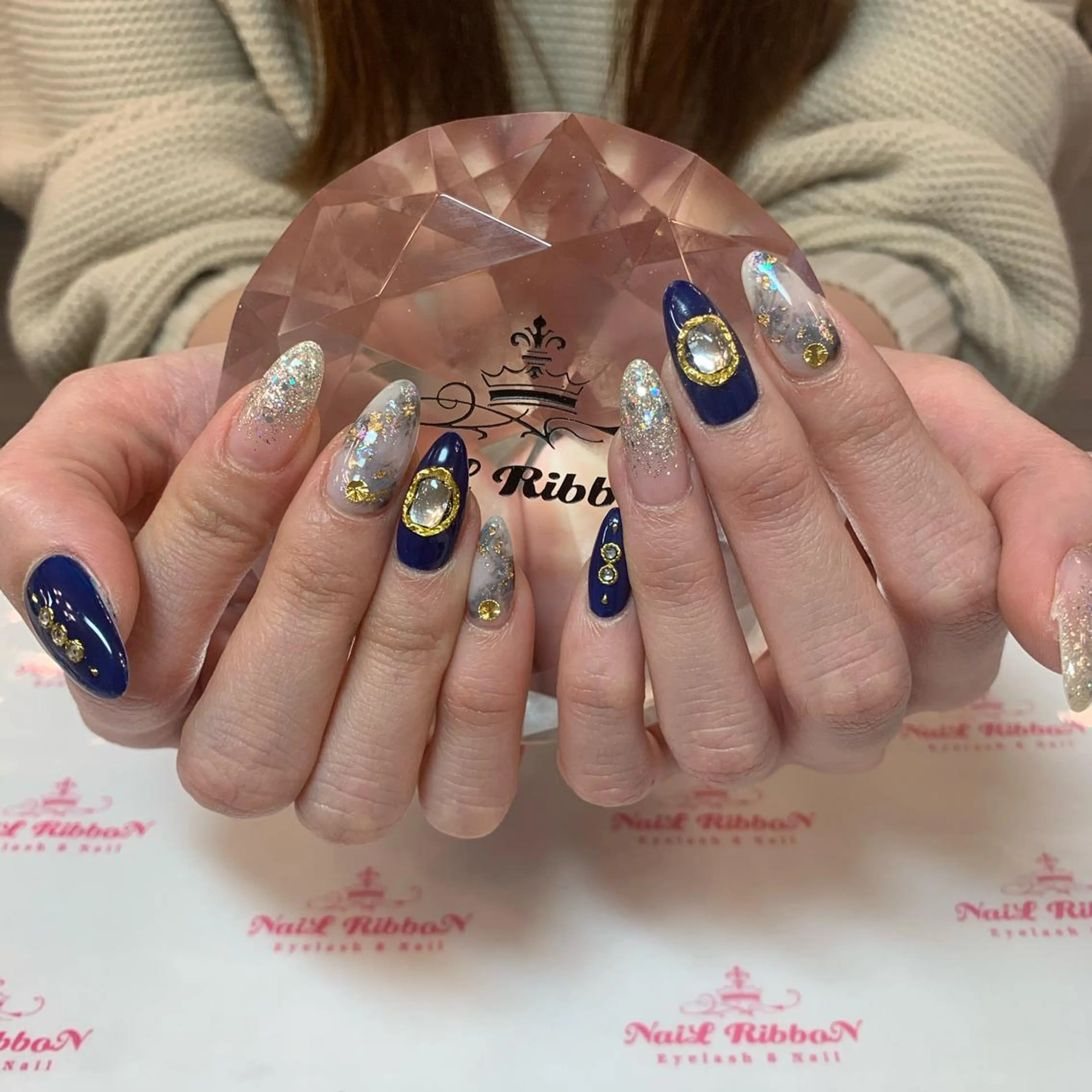 ネイル ネイルリボン 受付スタッフのネイルデザイン