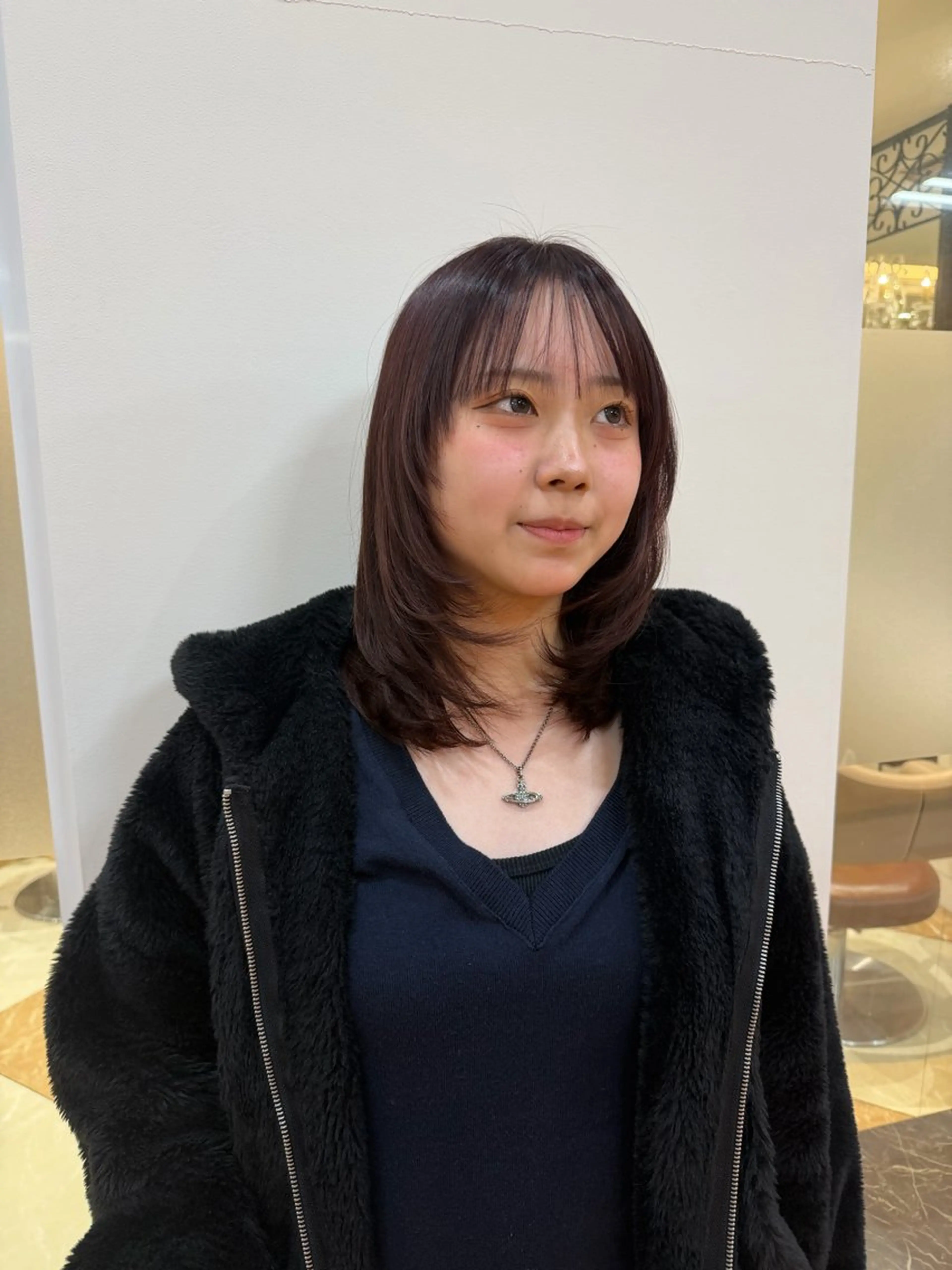 セミロング 顔まわりレイヤー 顔周りカット レイヤーカット ヘアカラー 髪質改善カラー なーこ💖🌈のヘアスタイル