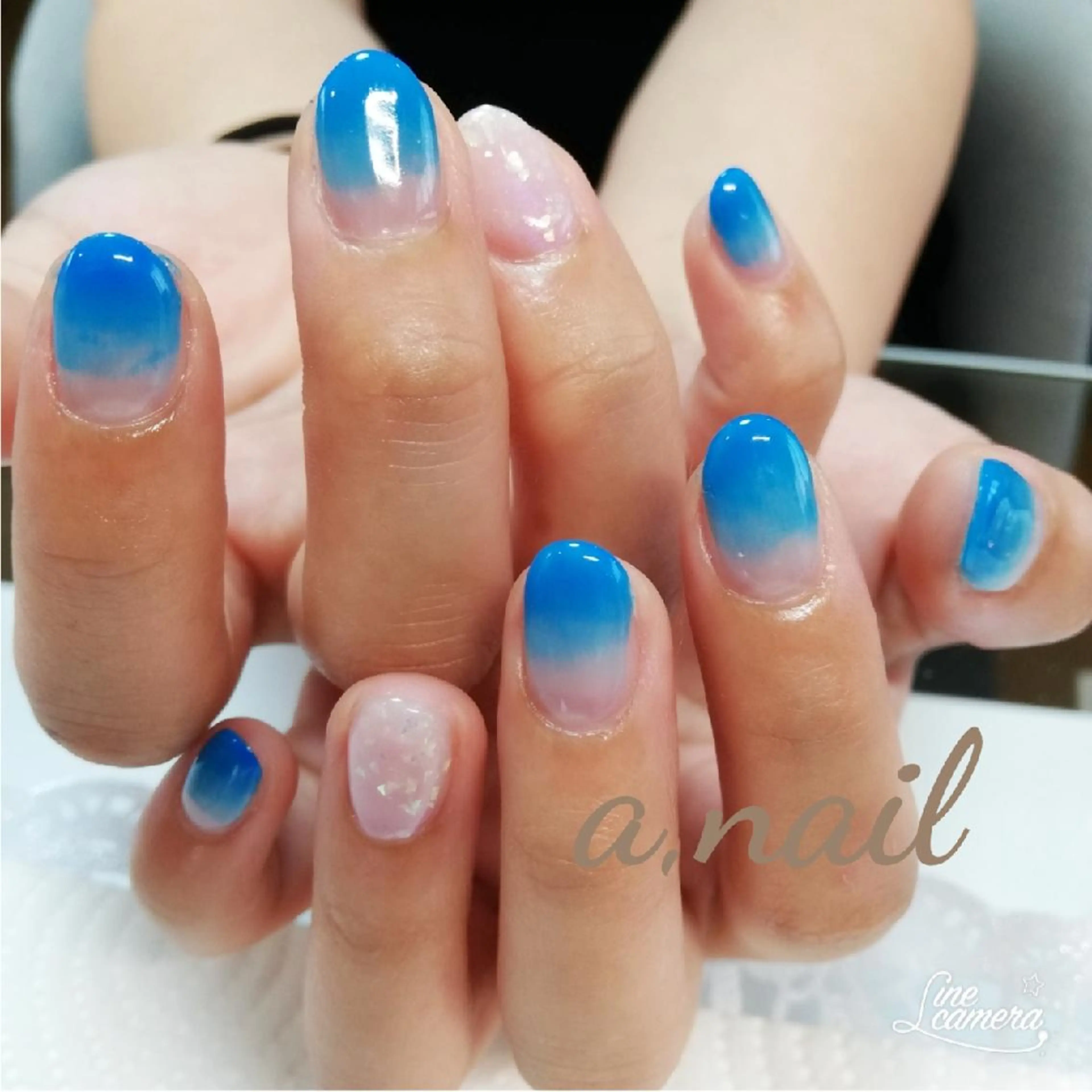 ネイル オーロラネイル ブルー グラデーション ワンカラーネイル ハンドネイル ネイルサロン エーネイルのネイルデザイン