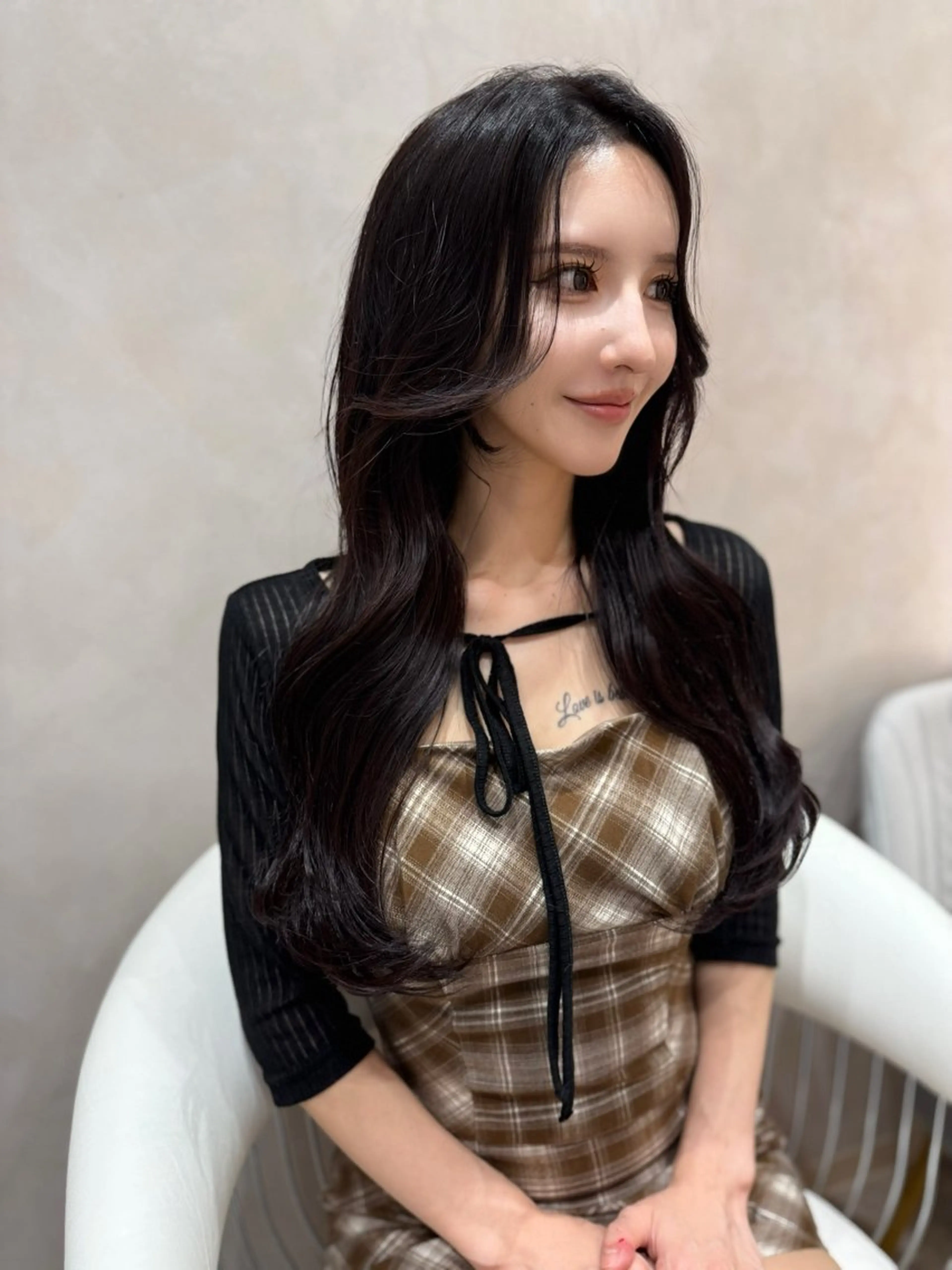 ロング くびれヘア 韓国風ヘア レイヤーカット おくれ毛 小顔カット カット ヘアカラー トリートメント 韓国ヘア/レイヤー/ 前髪/髪質改善/石川のヘアスタイル